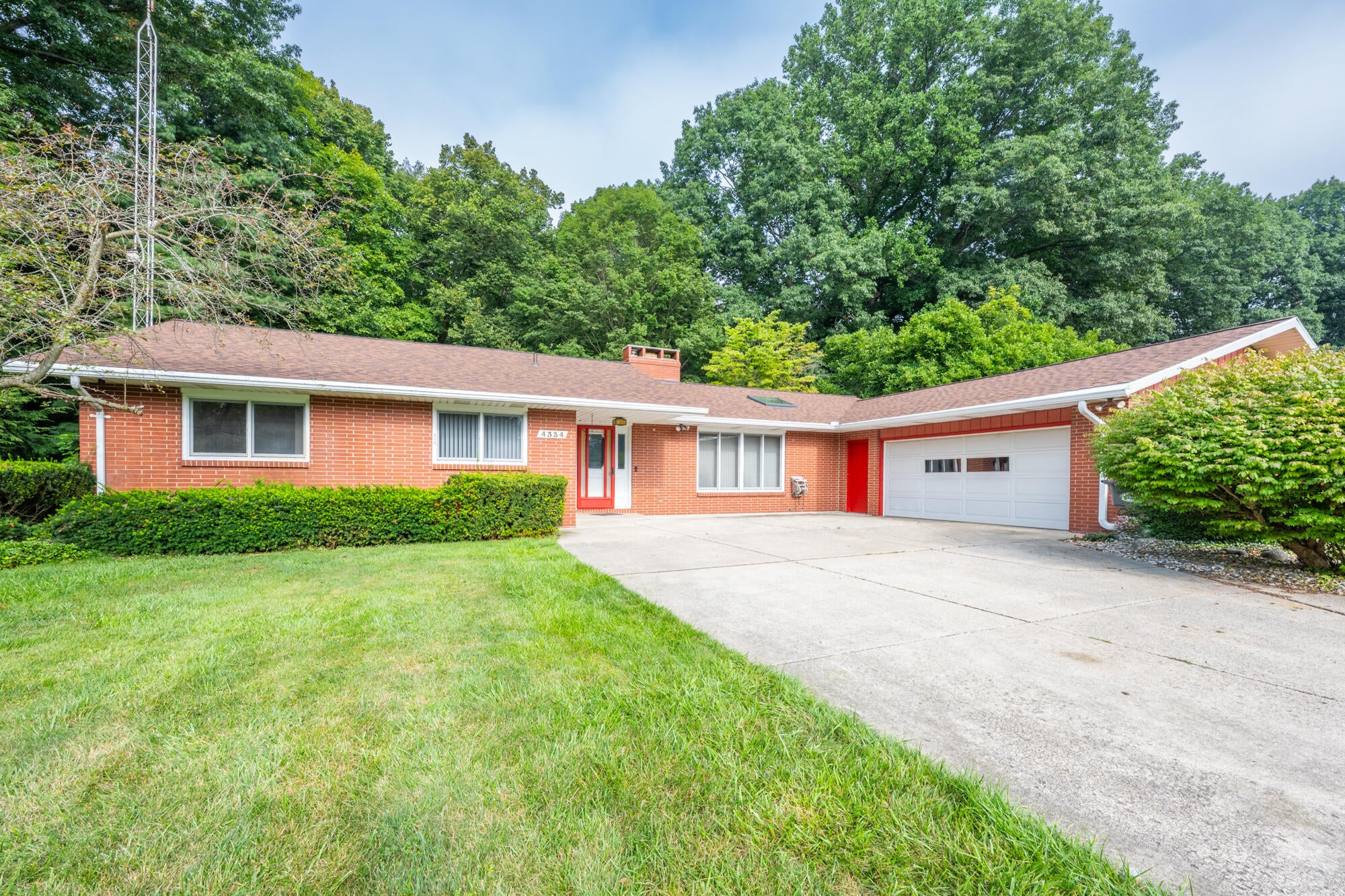 4334 Laurel Drive — photo