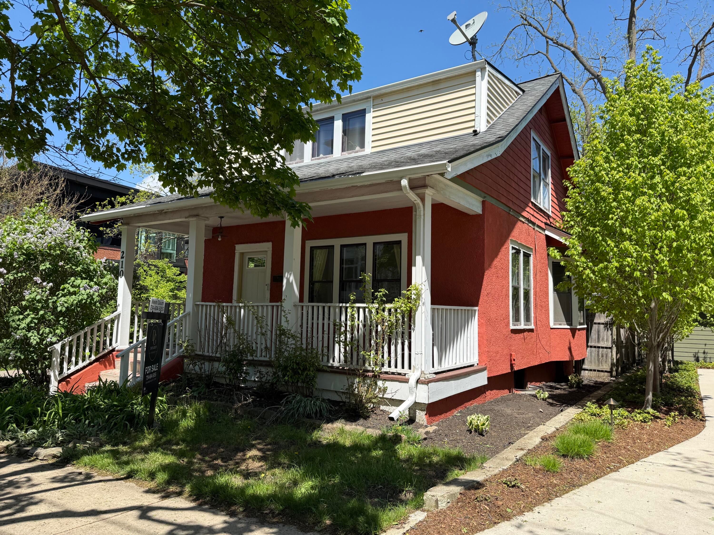 210 W Kingsley Street — photo