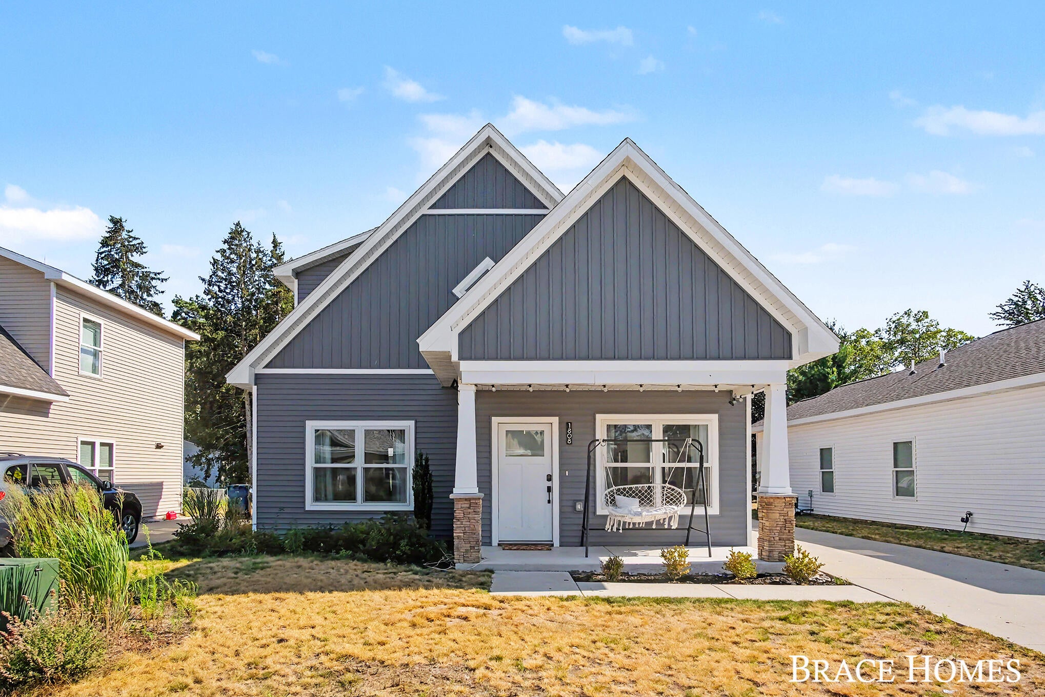 1808 Robinson Street — photo