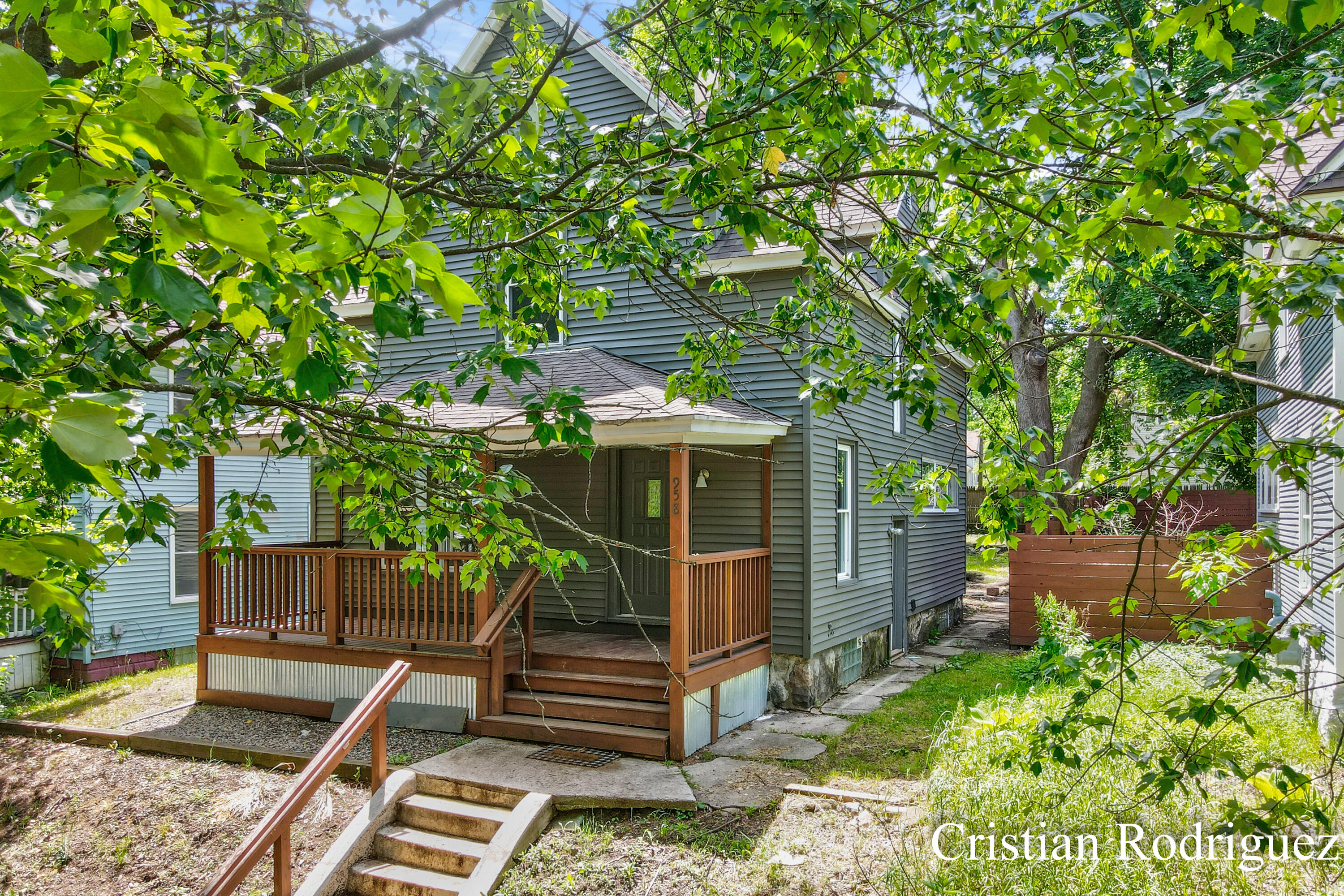 958 Dunham Street SE — photo