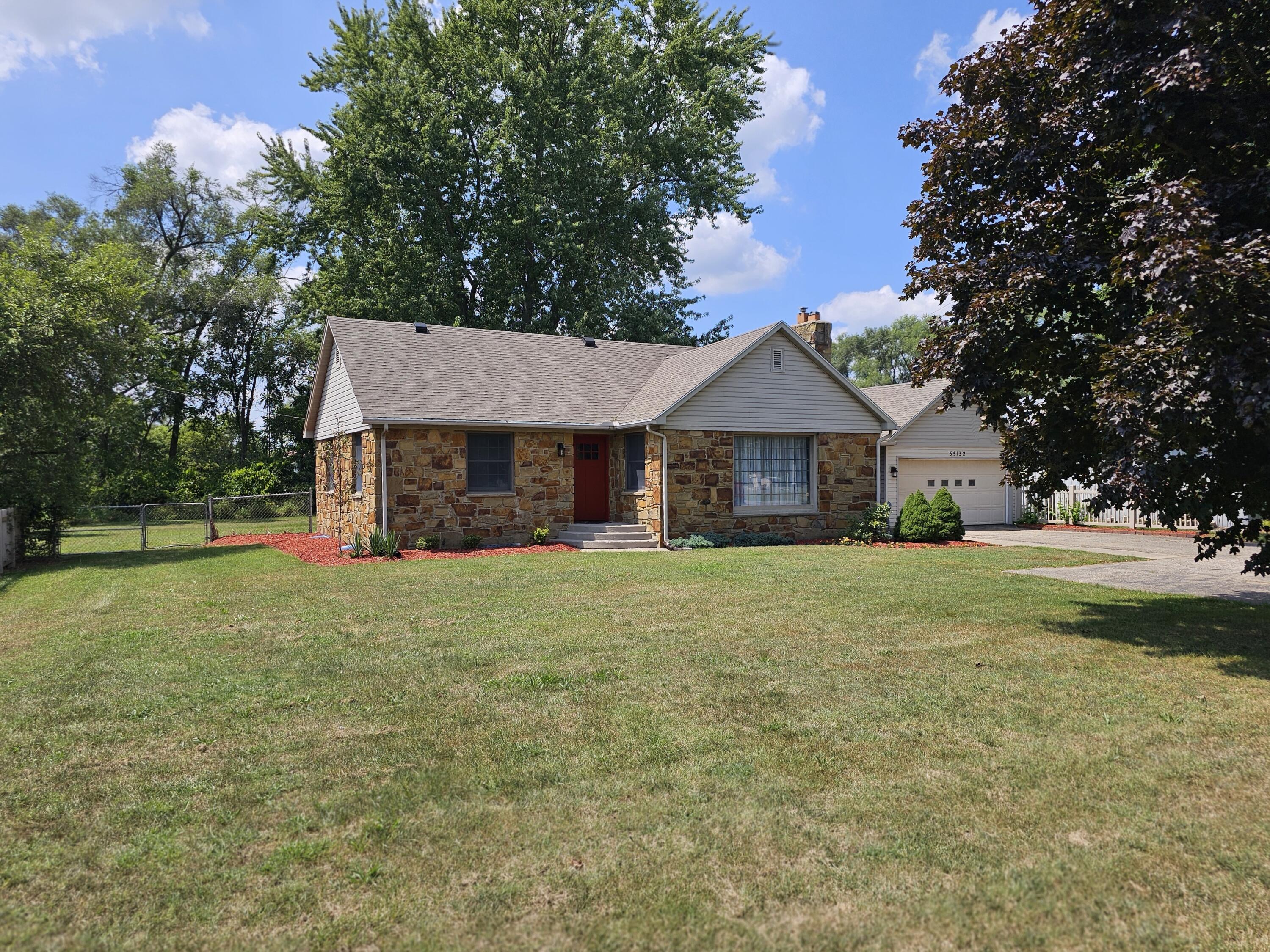 55132 M 51 N — photo