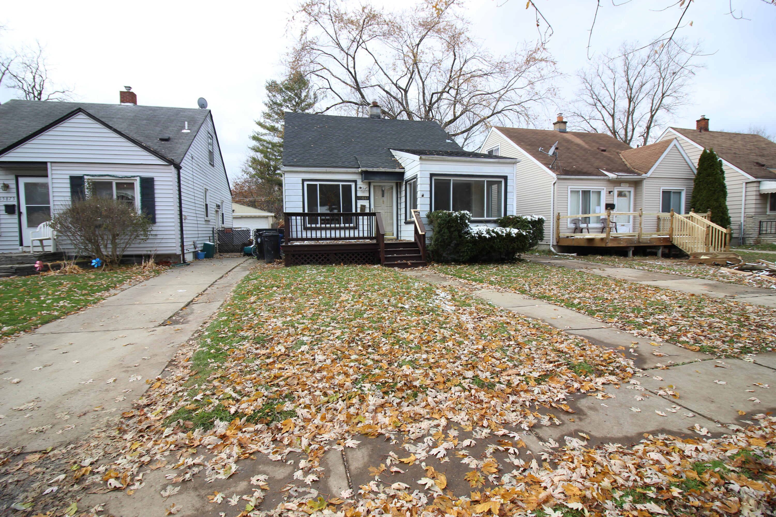 15881 Lennane Street — photo