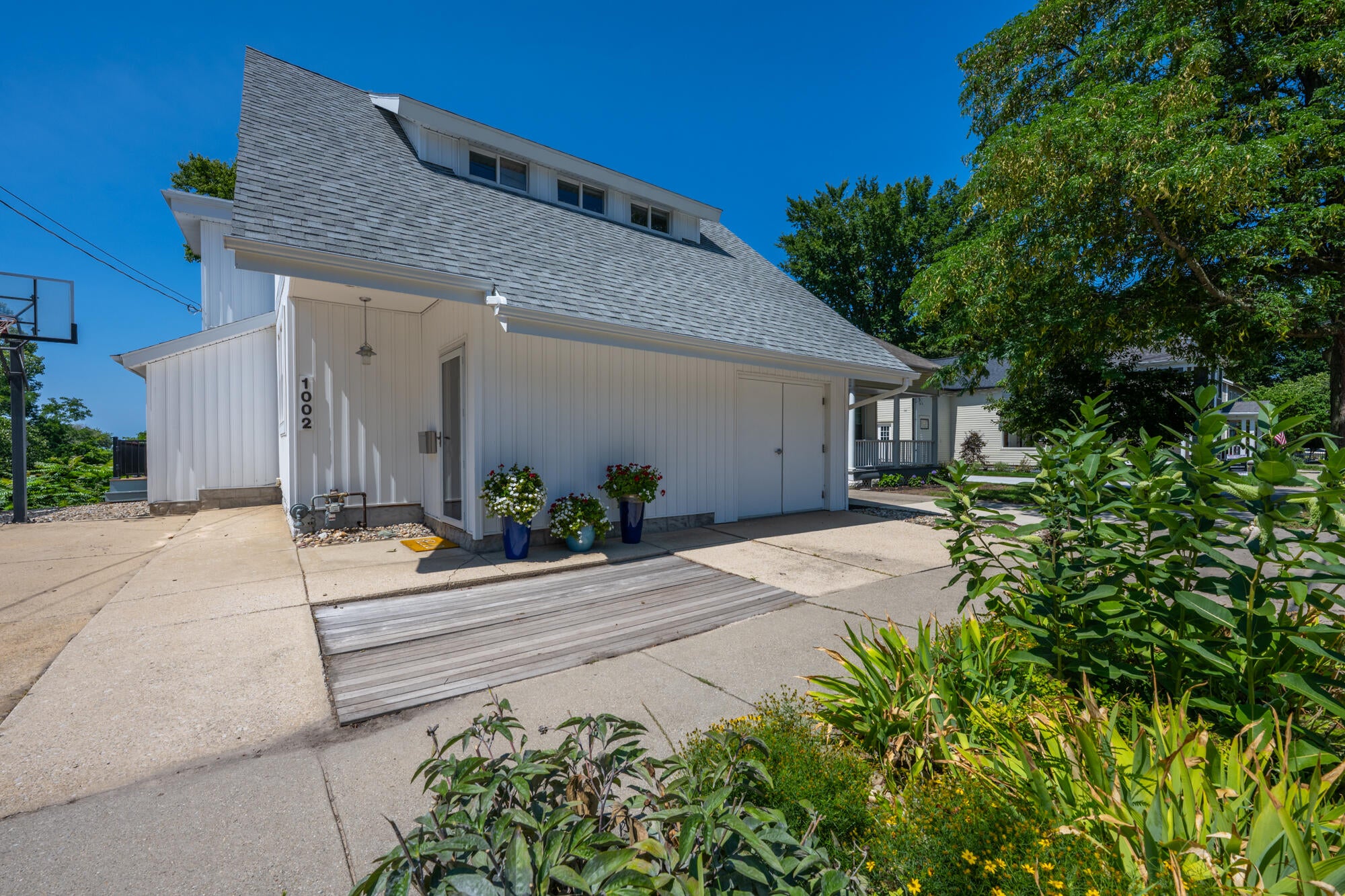 1002 Lake Boulevard — photo