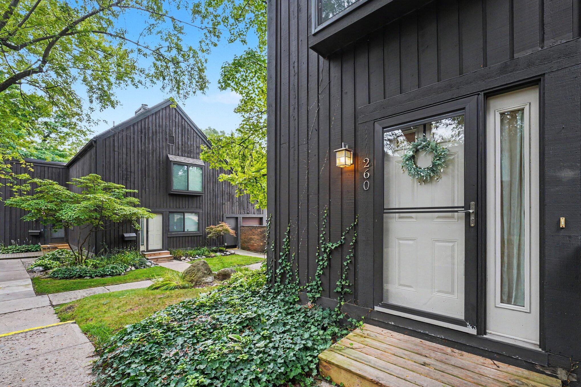 260 Dunbarton Court — photo