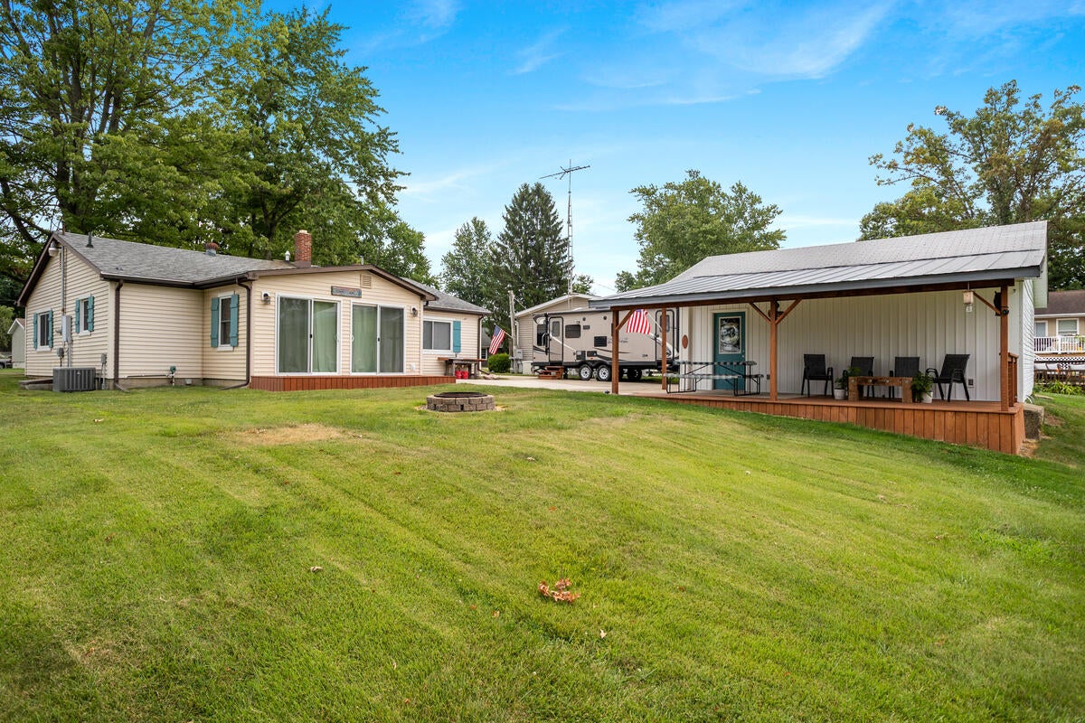 418 W Russell Drive — photo