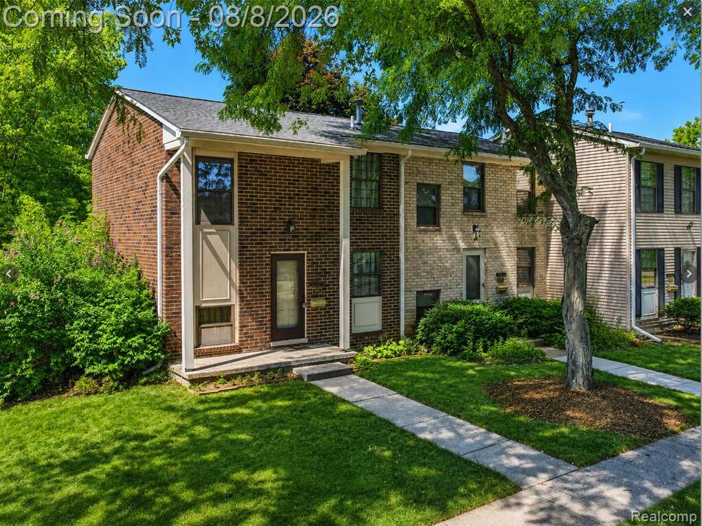 8358 Lakeview Court — photo