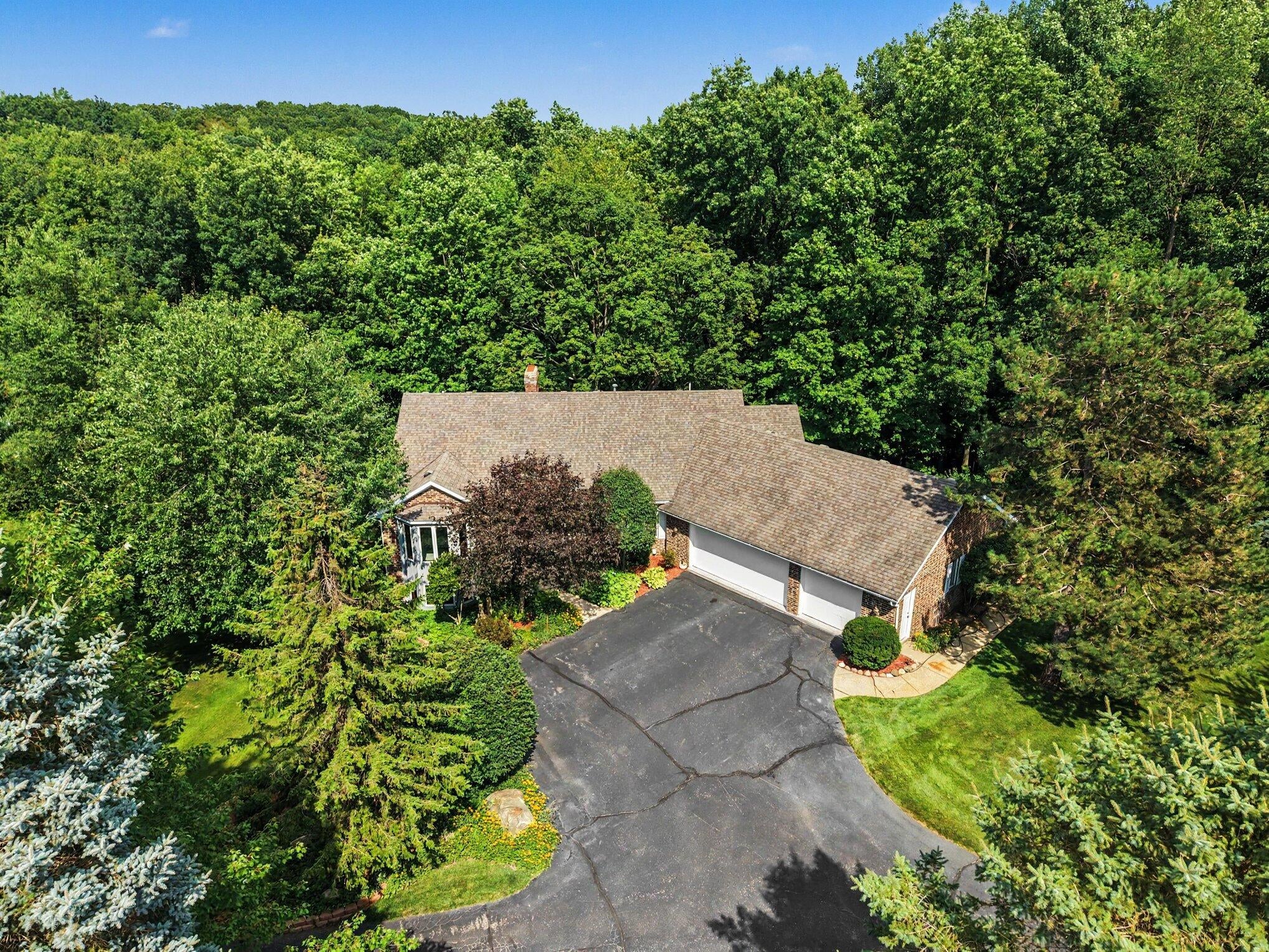 7930 Crestview Drive NE — photo