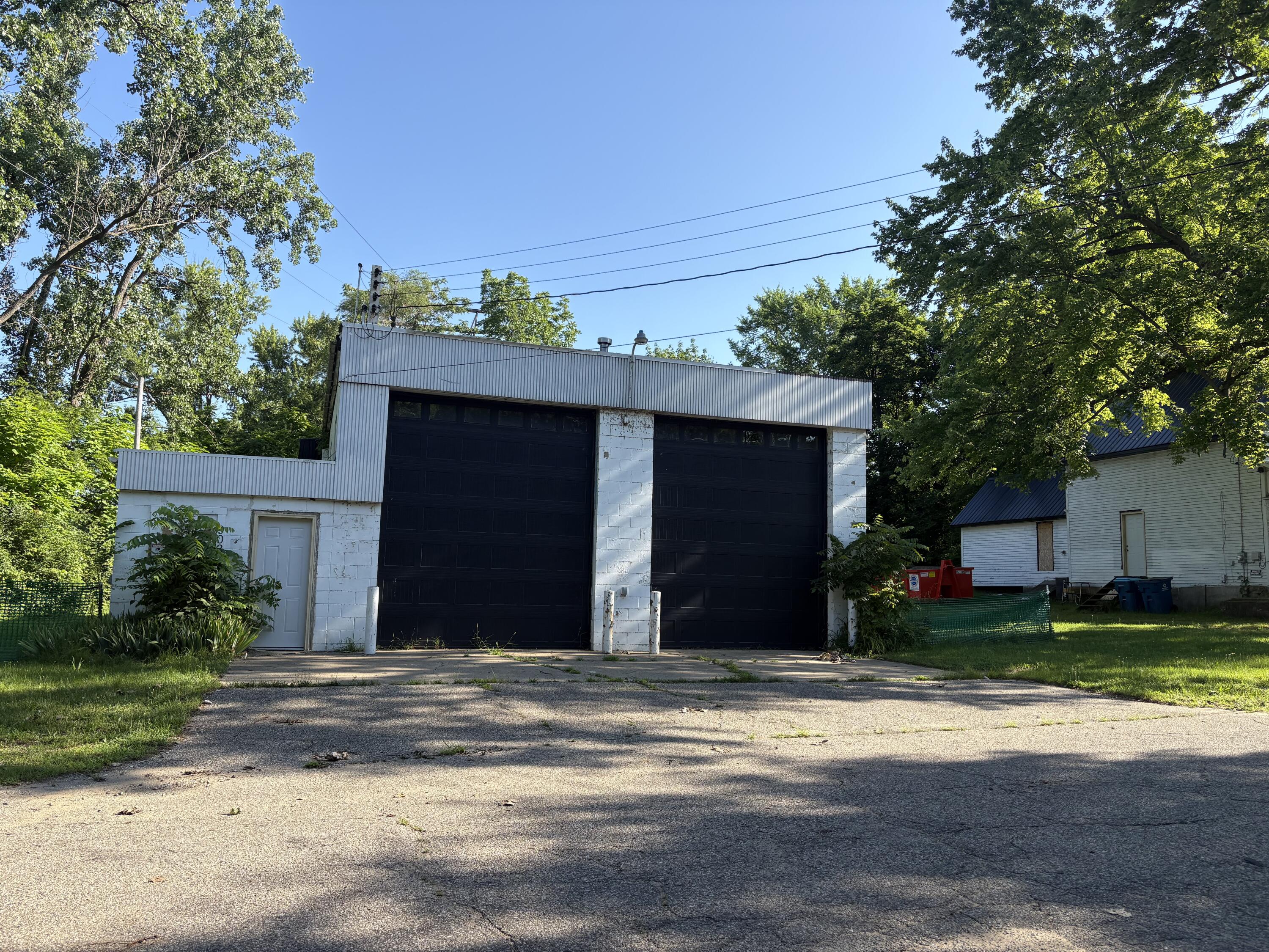 903 Gordon Place — photo