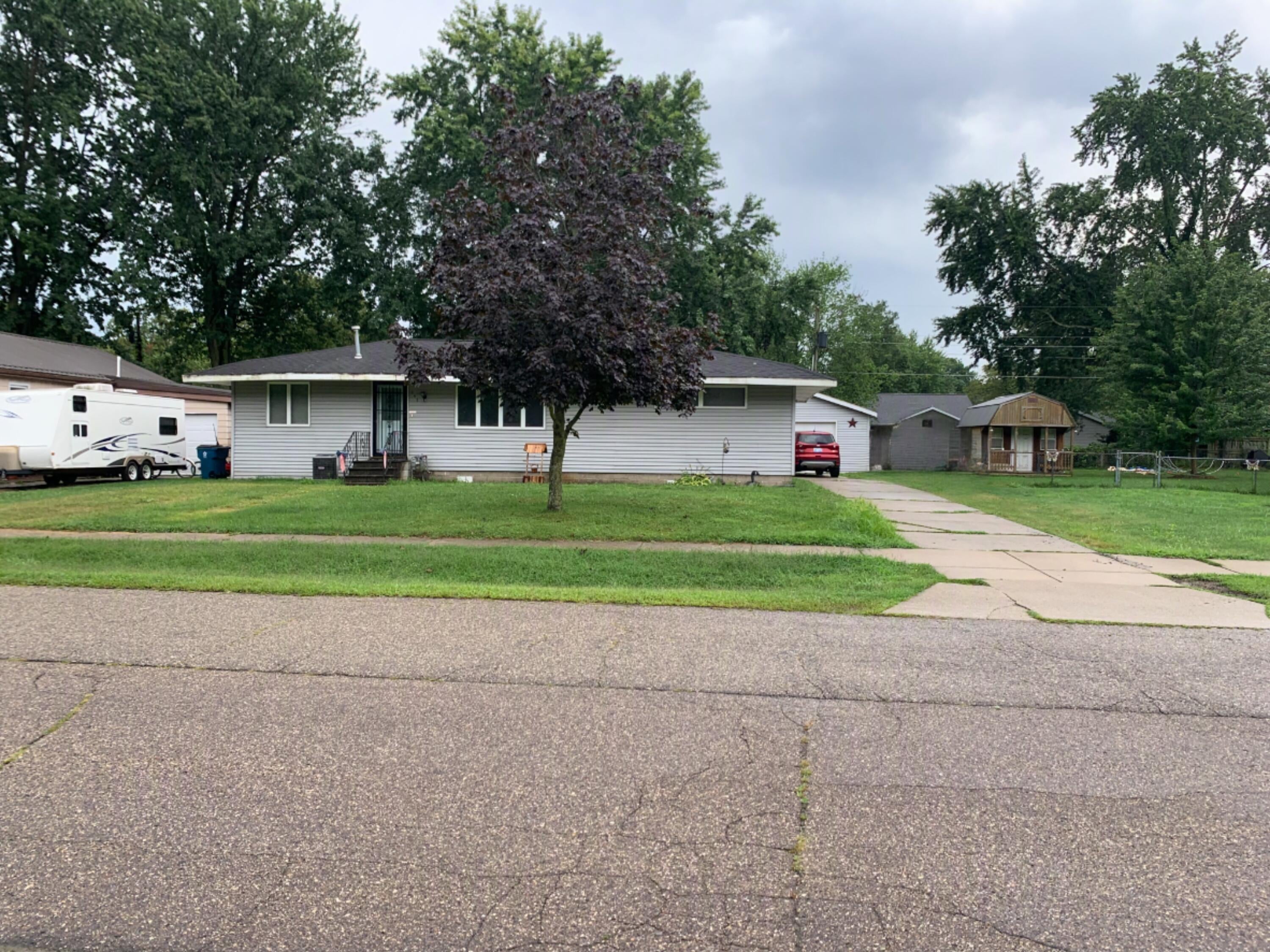 447 Riverside Drive — photo