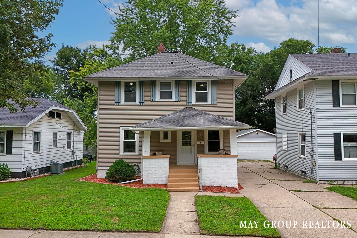 143 Burr Oak Street NE — photo