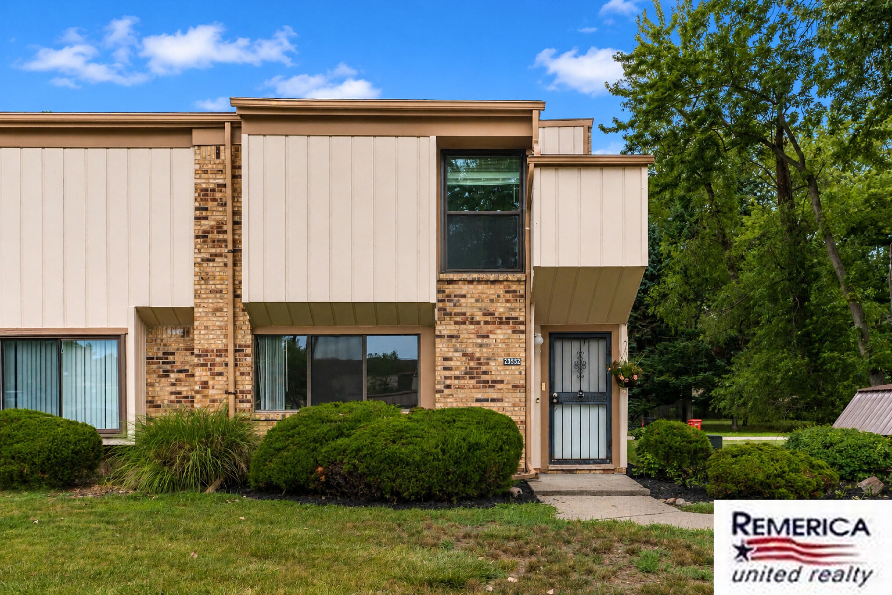 23532 Lahser Road — photo