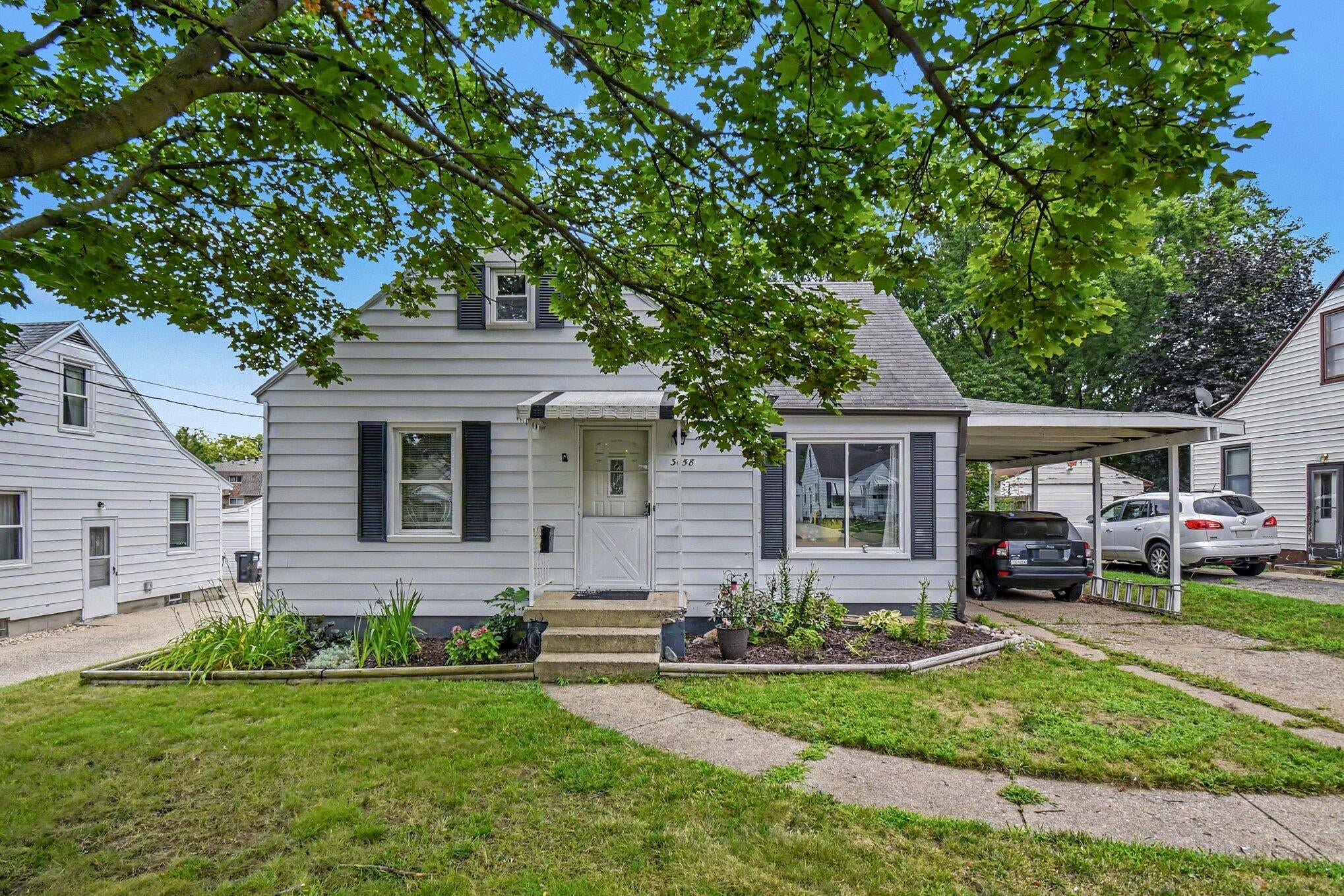 3658 Badger Avenue SW — photo