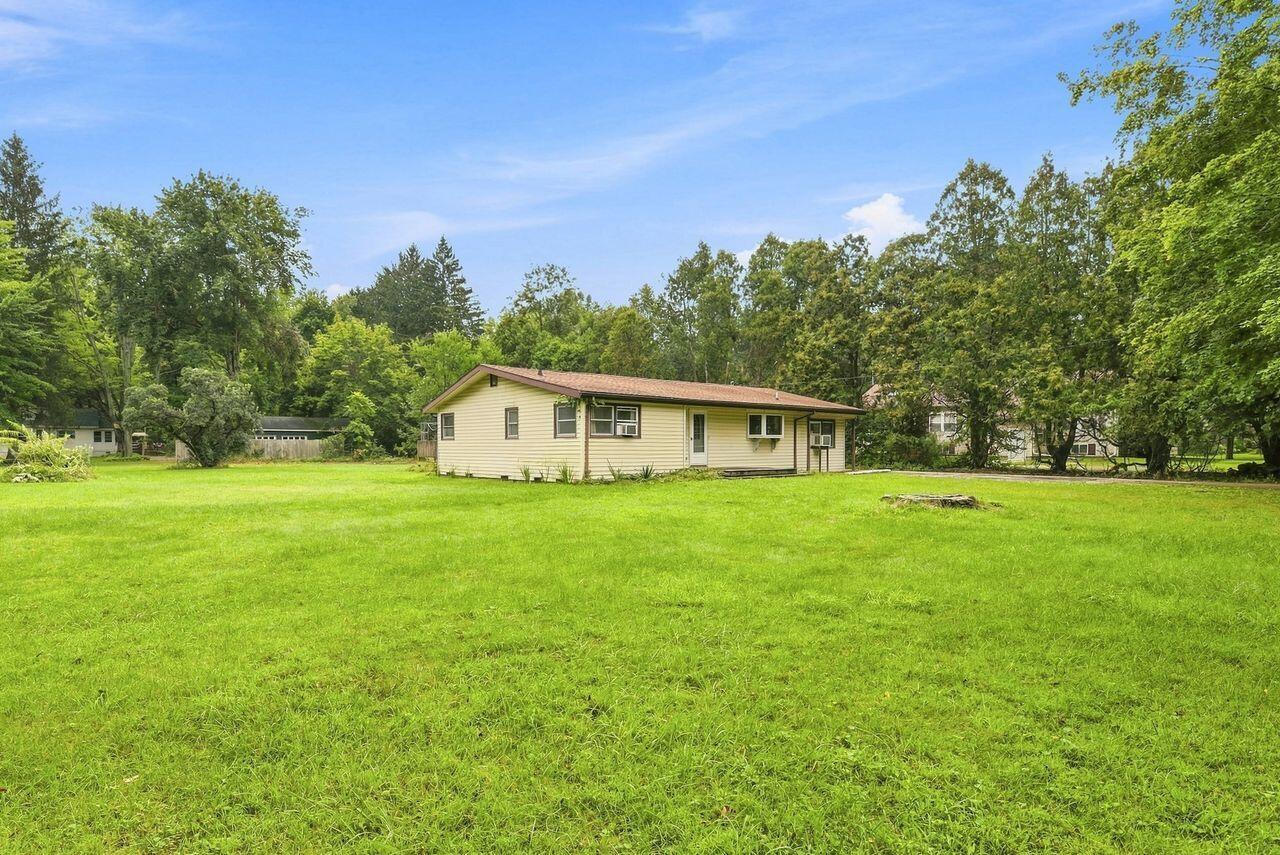 8887 Elm Valley Road — photo