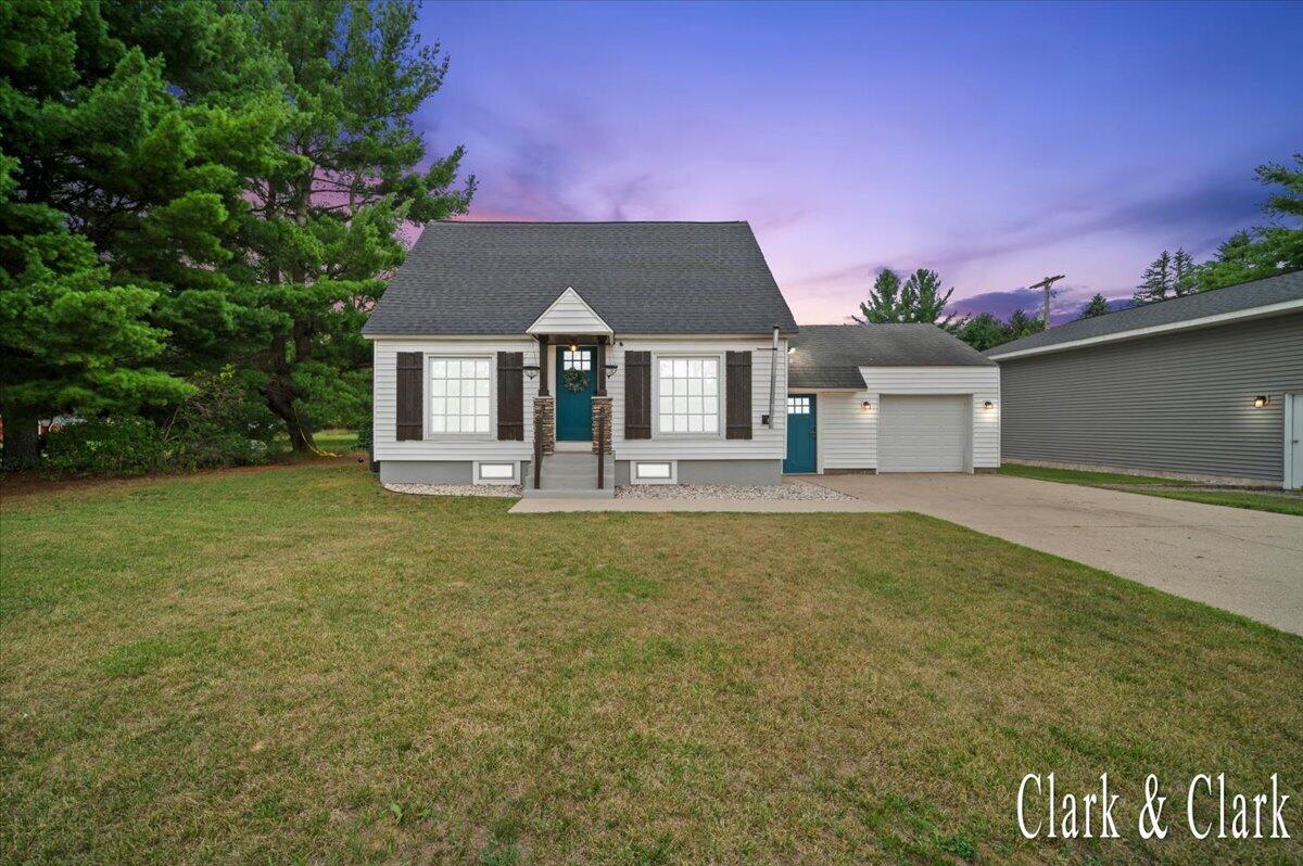 2016 E Croton Drive, Newaygo, MI 49337 — photo 2