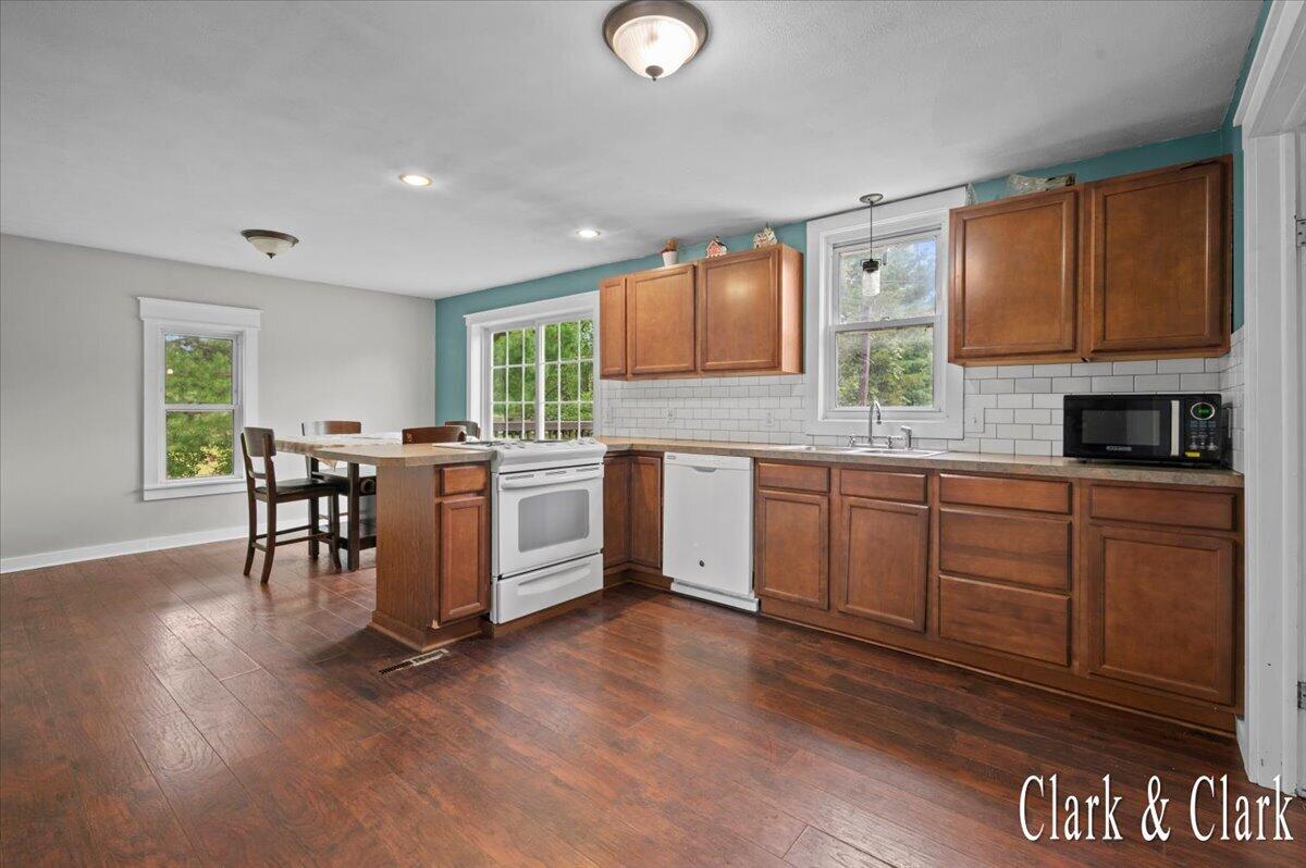 2016 E Croton Drive, Newaygo, MI 49337 — photo 3