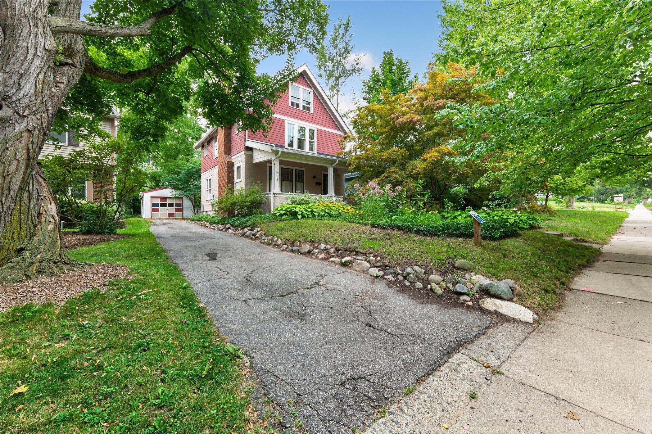 1213 W Liberty Street — photo