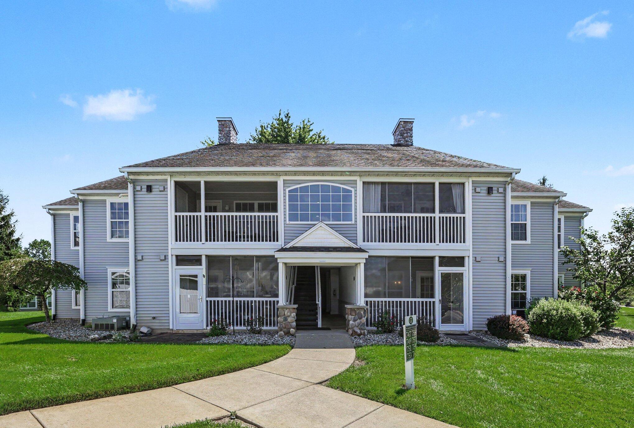 749 W Barrington Circle — photo