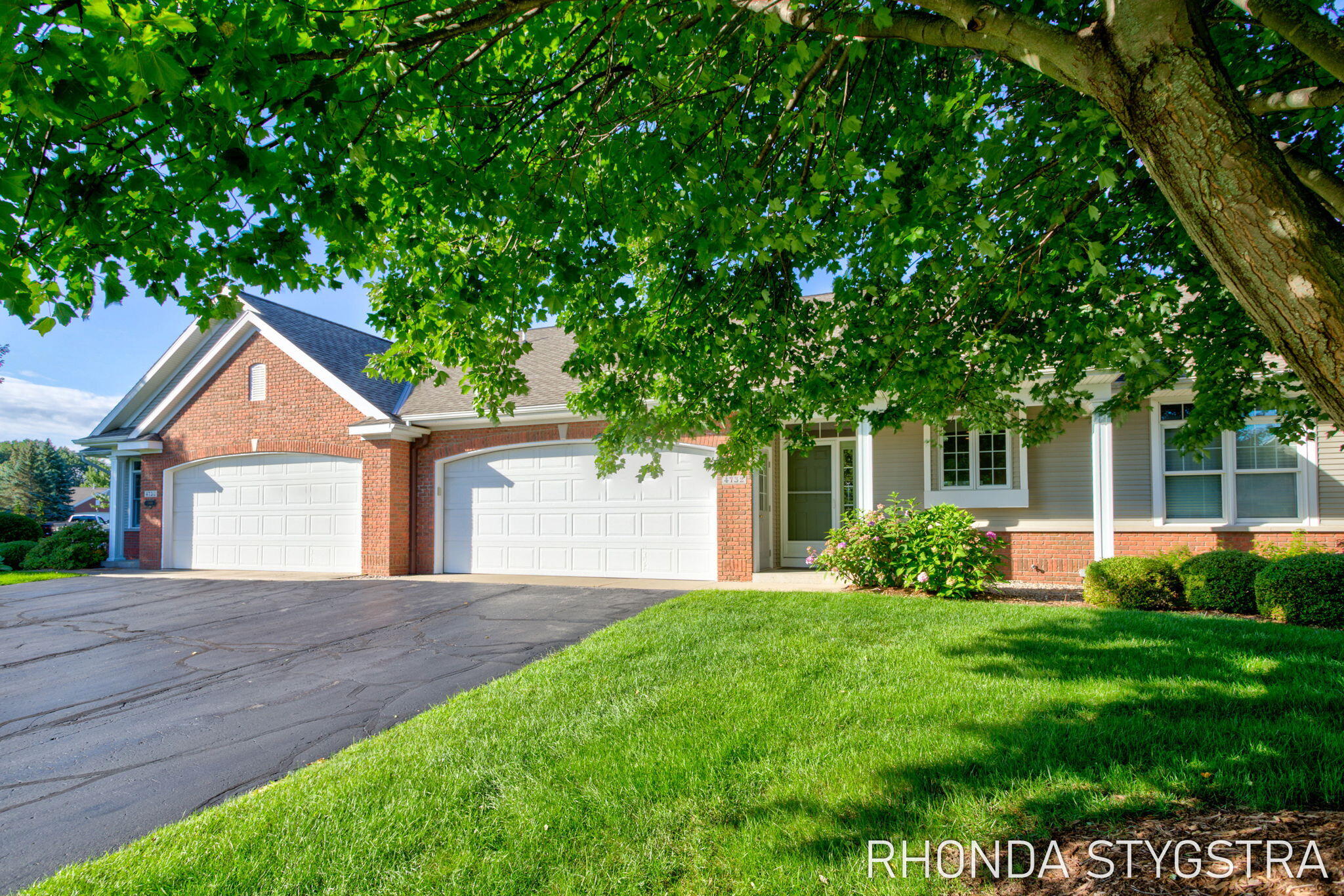 4732 Charleston Court — photo