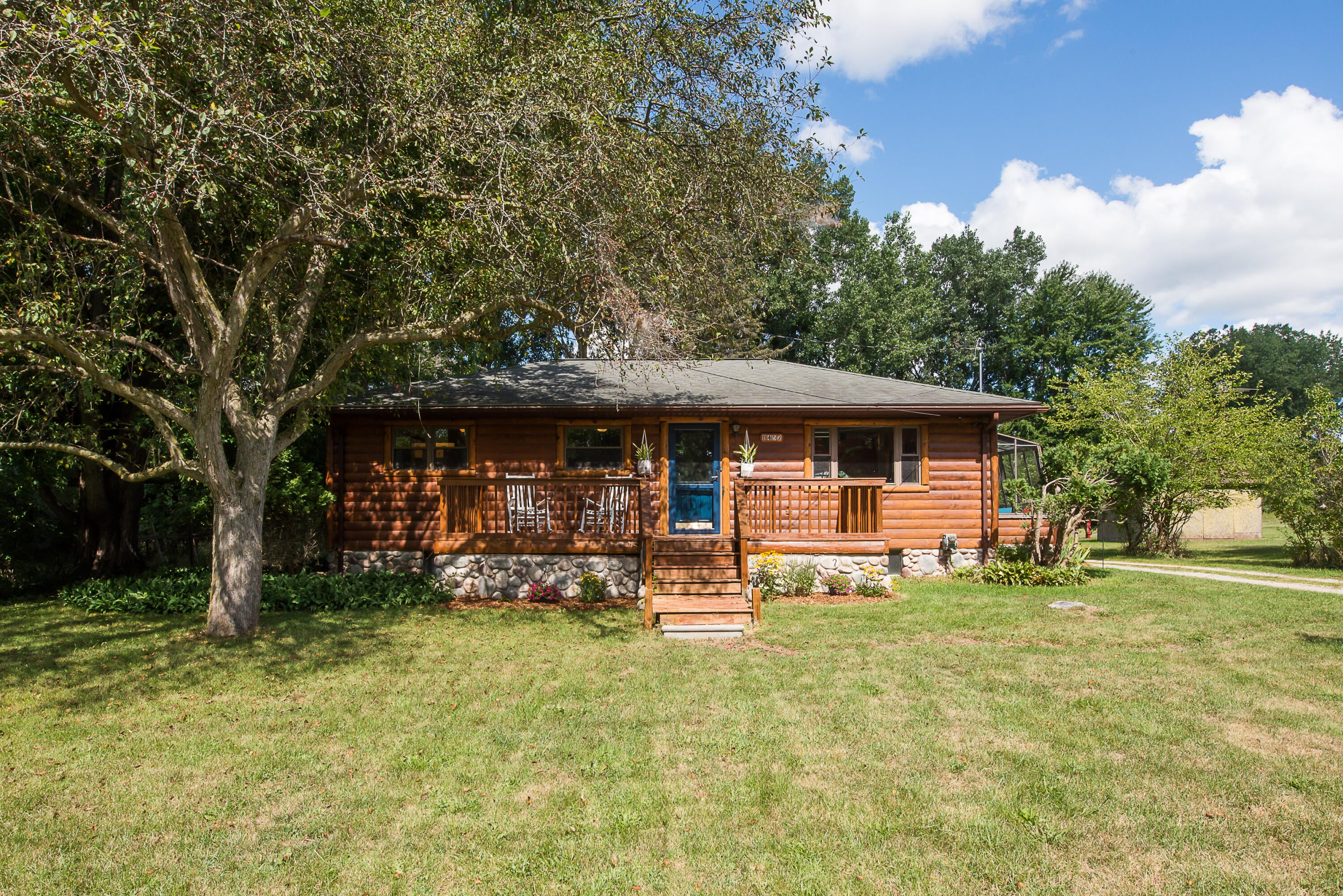 8452 Huron River Drive — photo