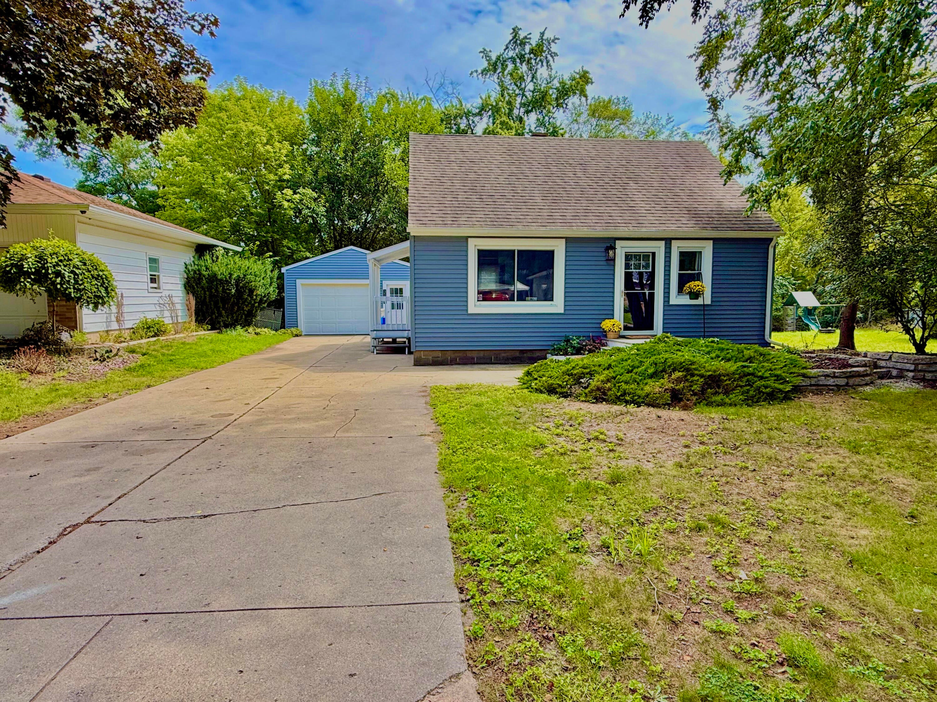 3114 Rypens Drive NW — photo