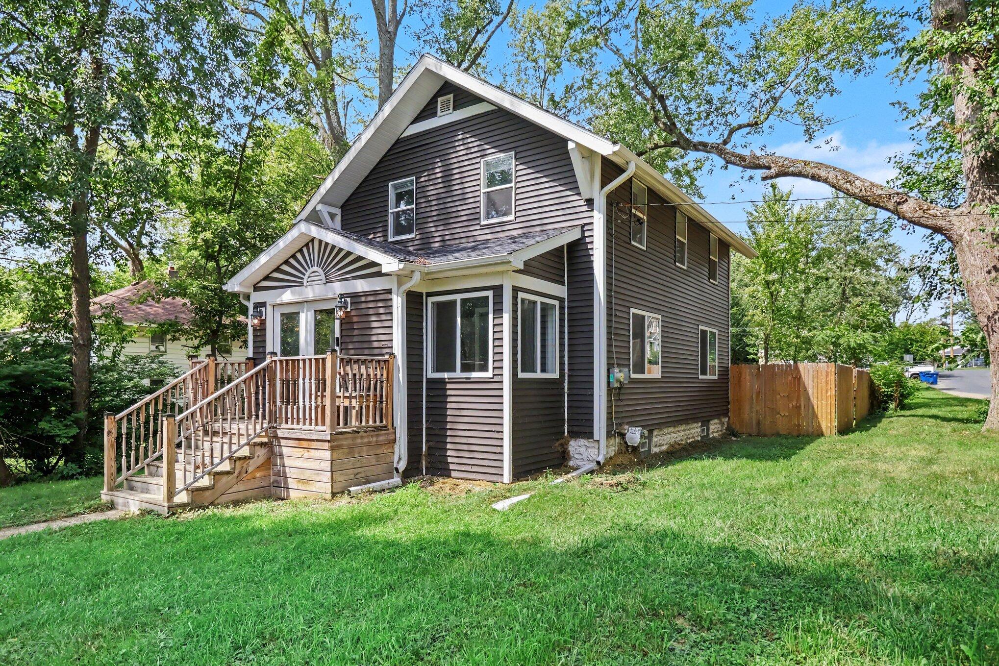 2125 Briar Place — photo