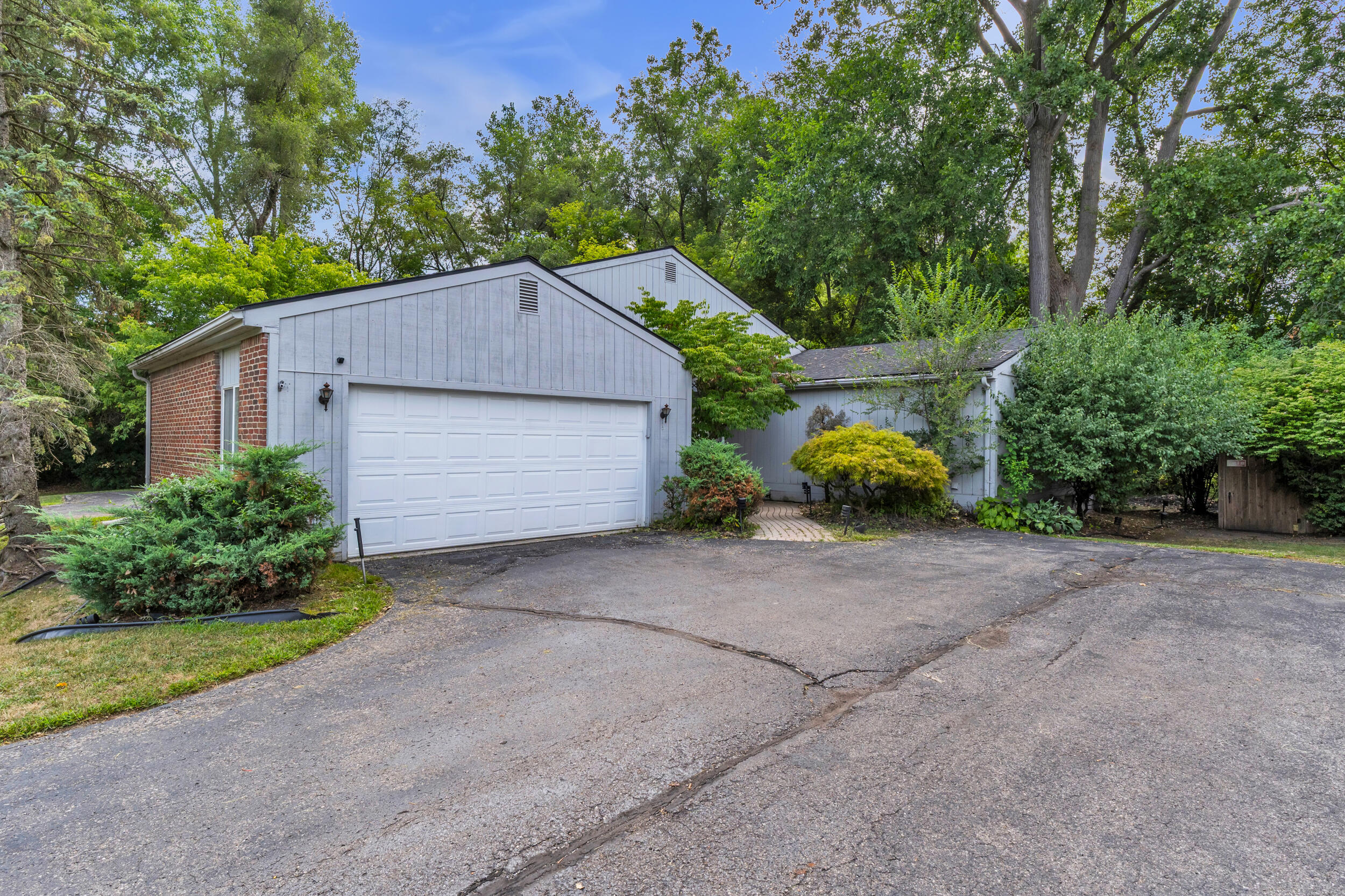 20829 Orchard Lake Road — photo