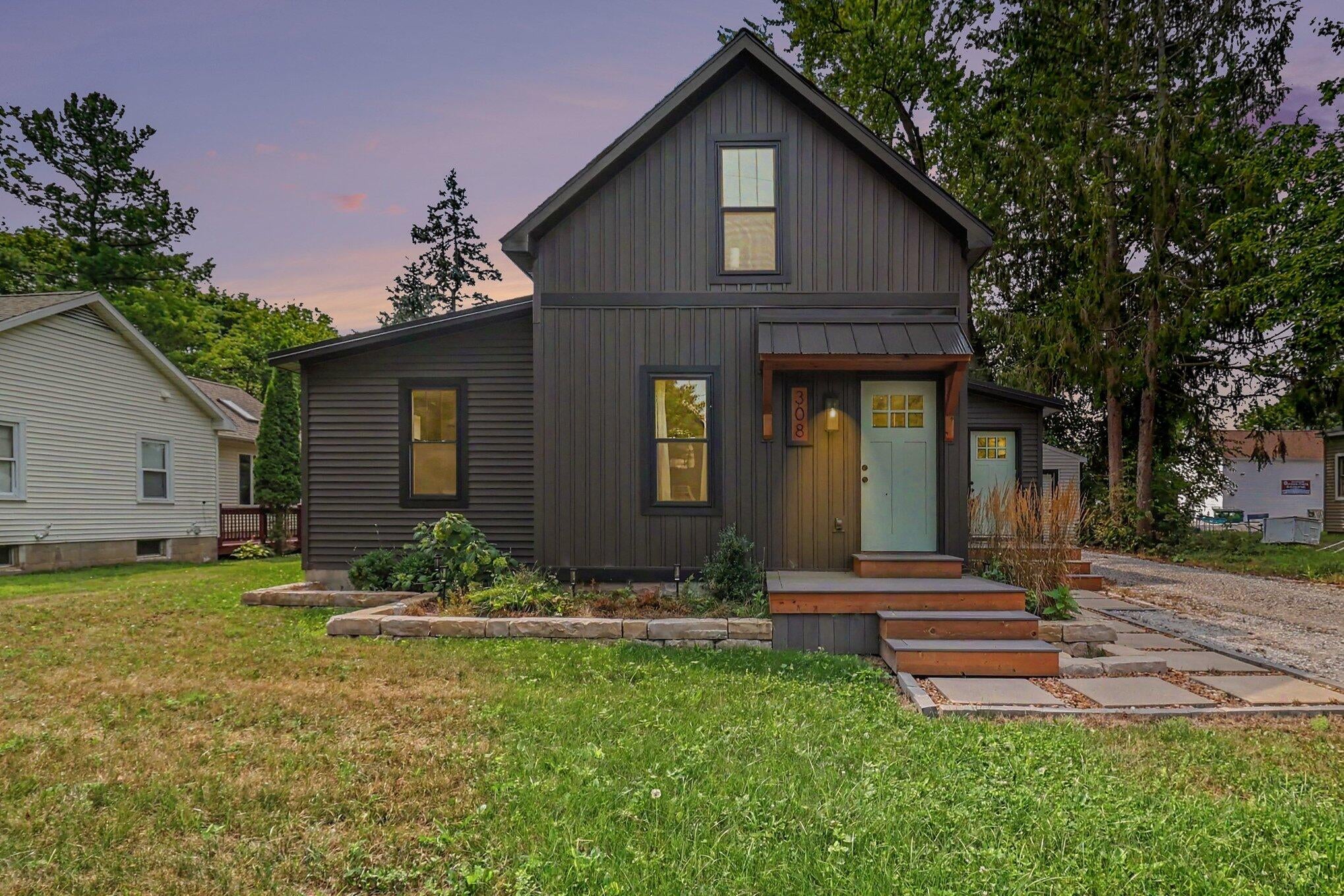 308 E Broadway Street — photo