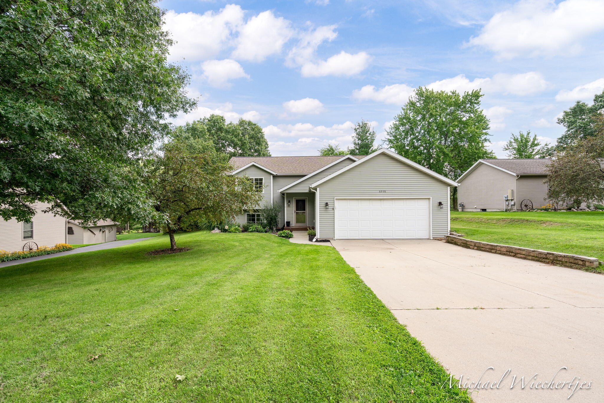 6998 Riverwood Drive — photo