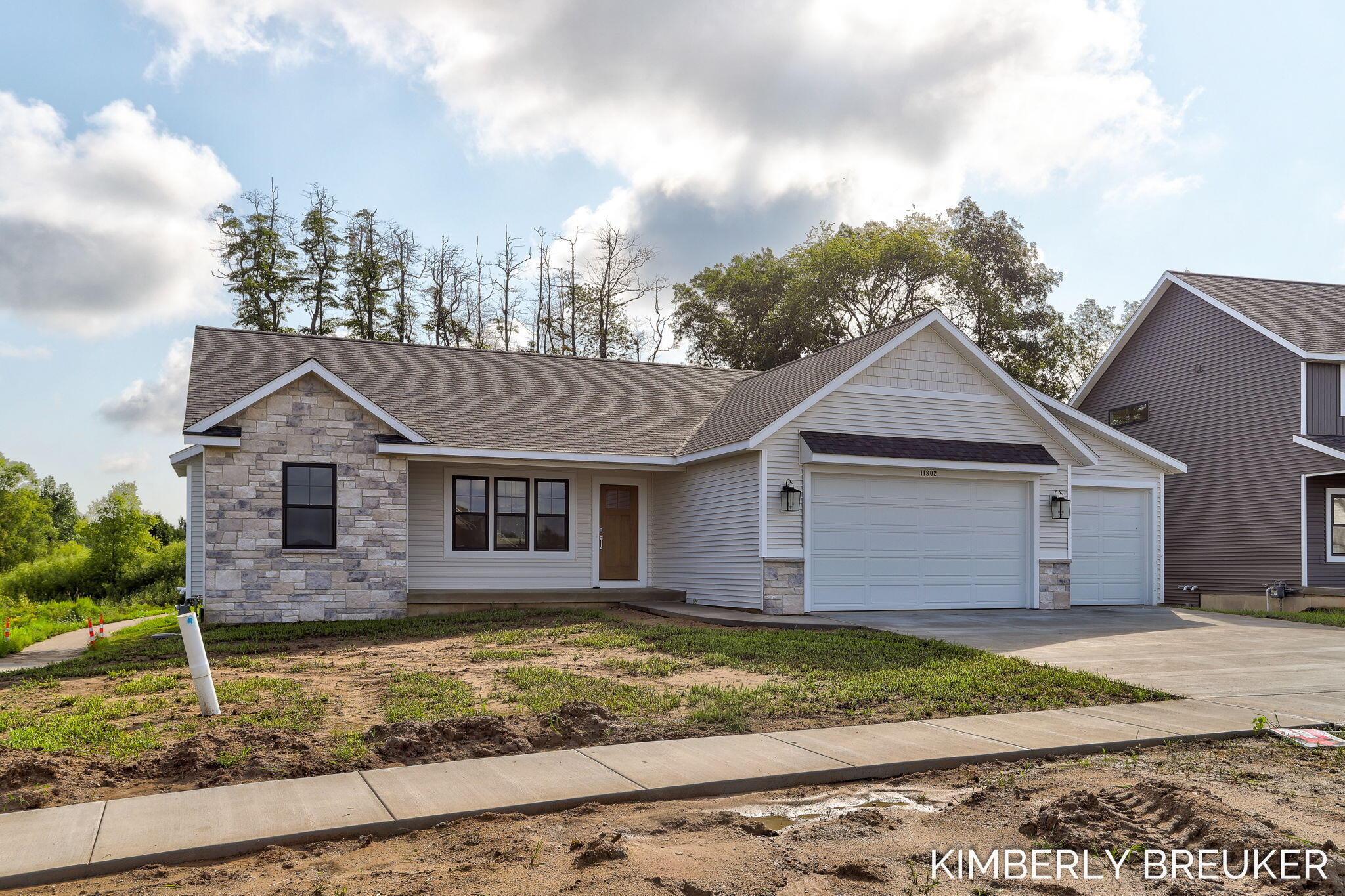 11802 Everett Avenue — photo