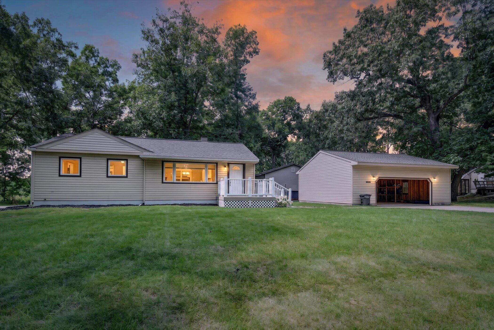 8929 Robinwood Court — photo