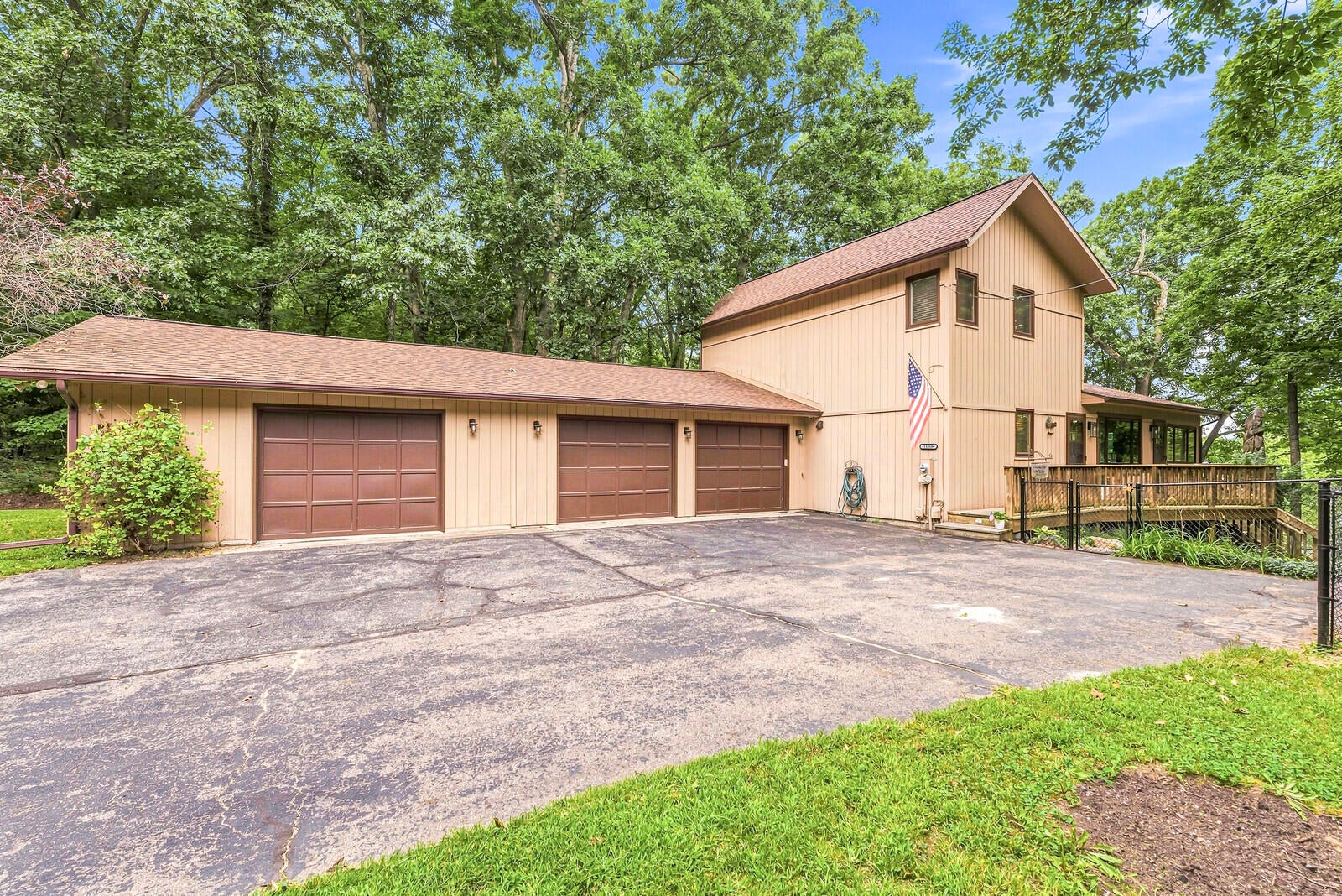 11008 Corey Lake Road — photo