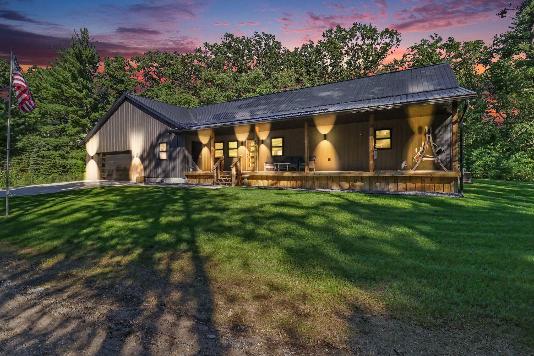 2585 E Mcmillan Road — photo