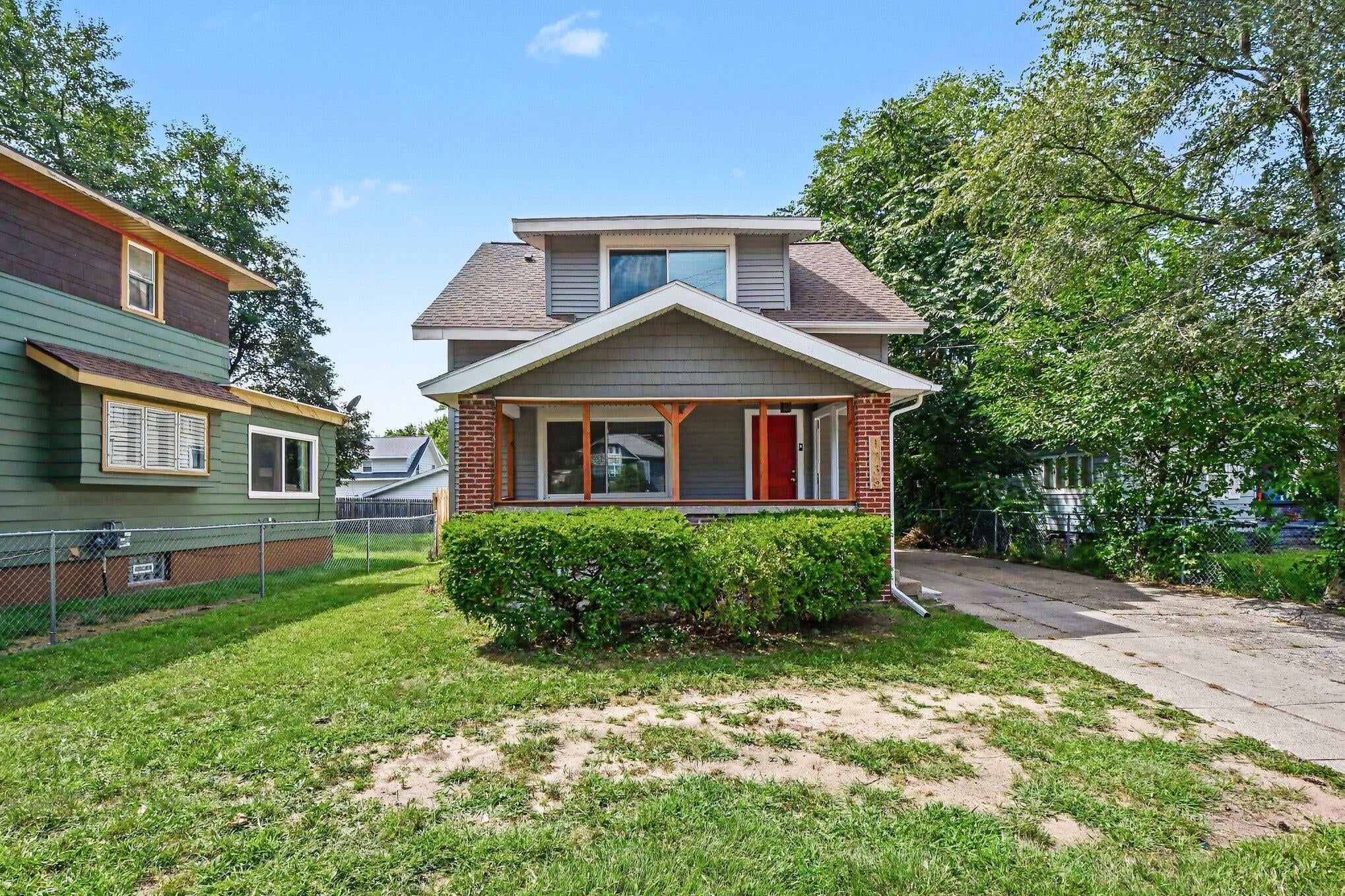 1735 Kalamazoo Avenue SE — photo