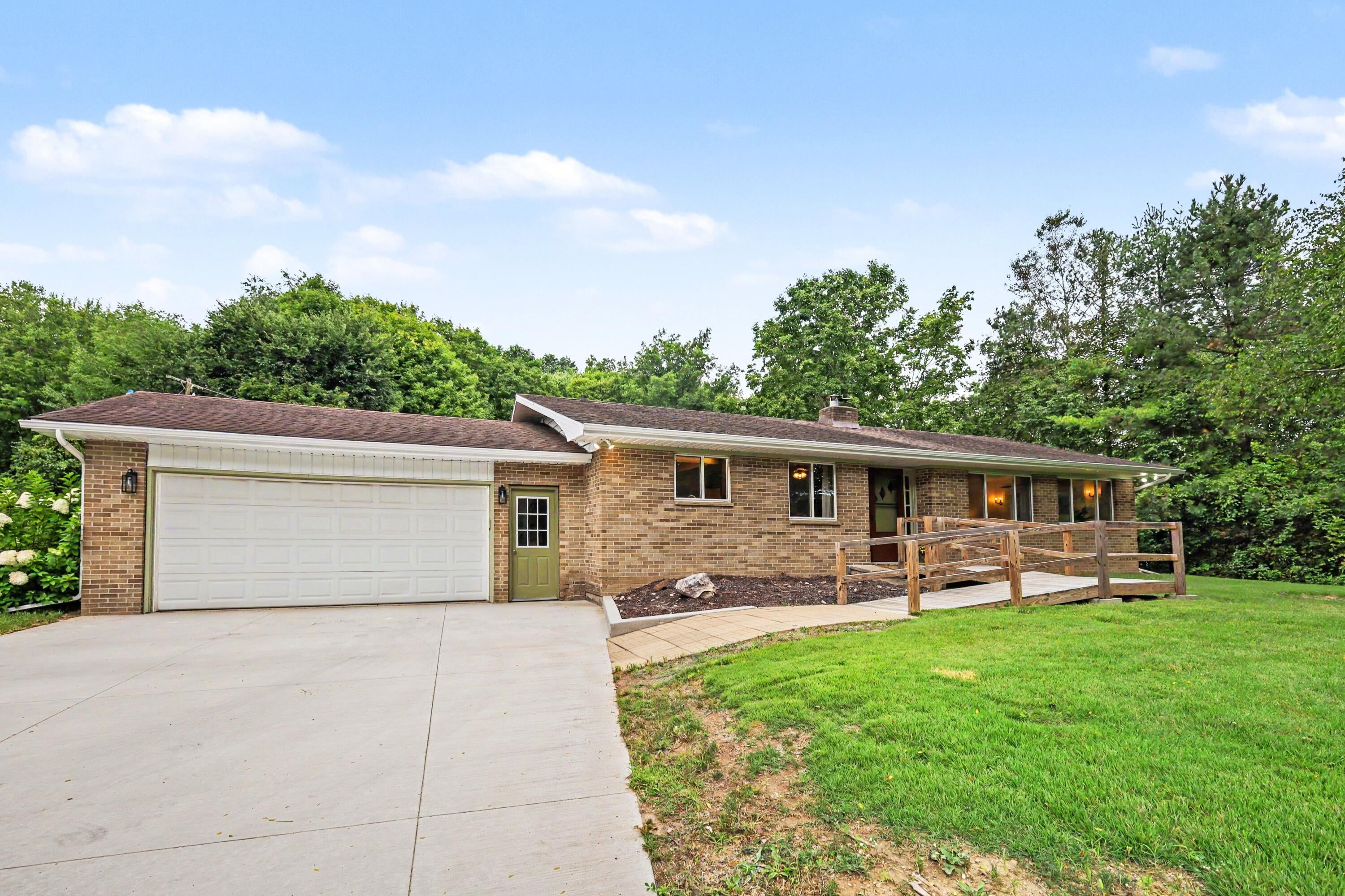 6286 Morrison Lake Road — photo