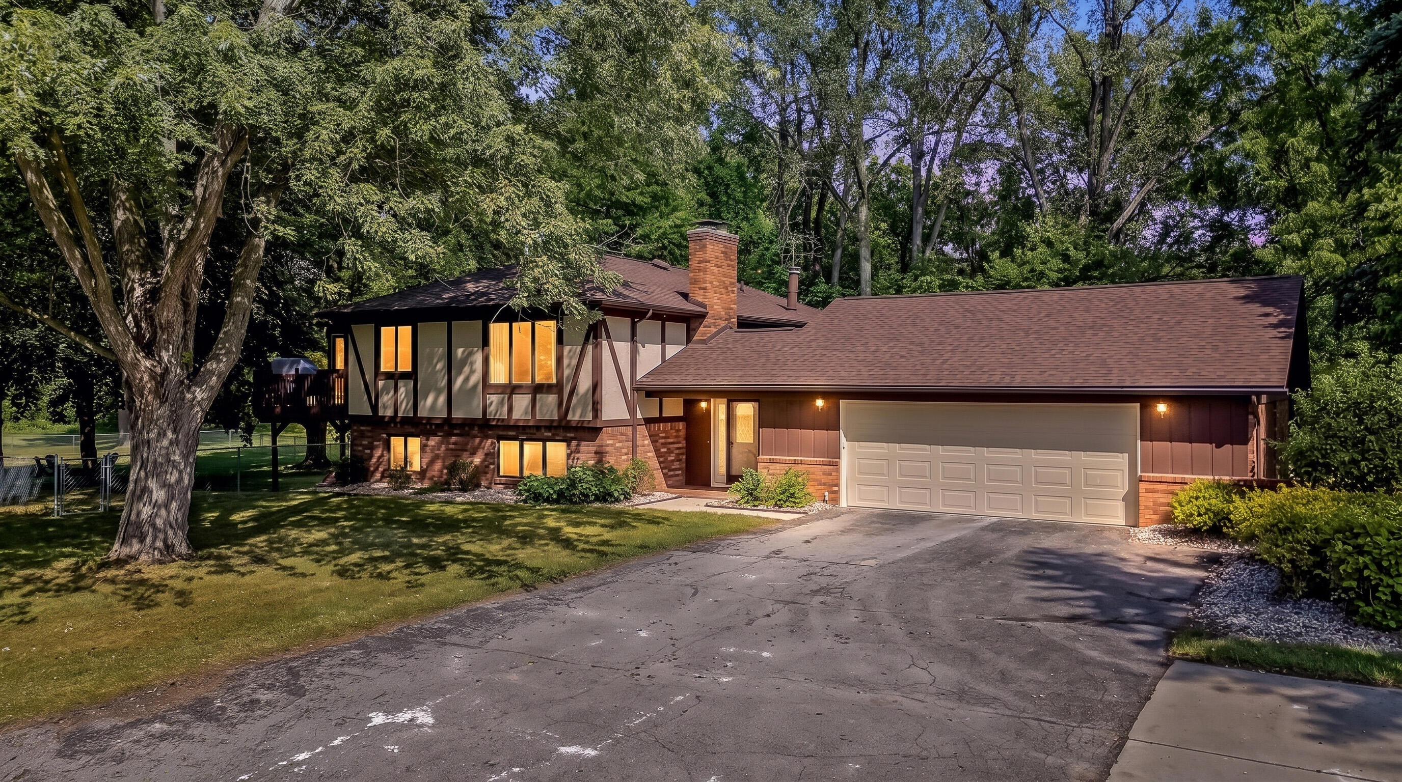 6549 Napier Road — photo
