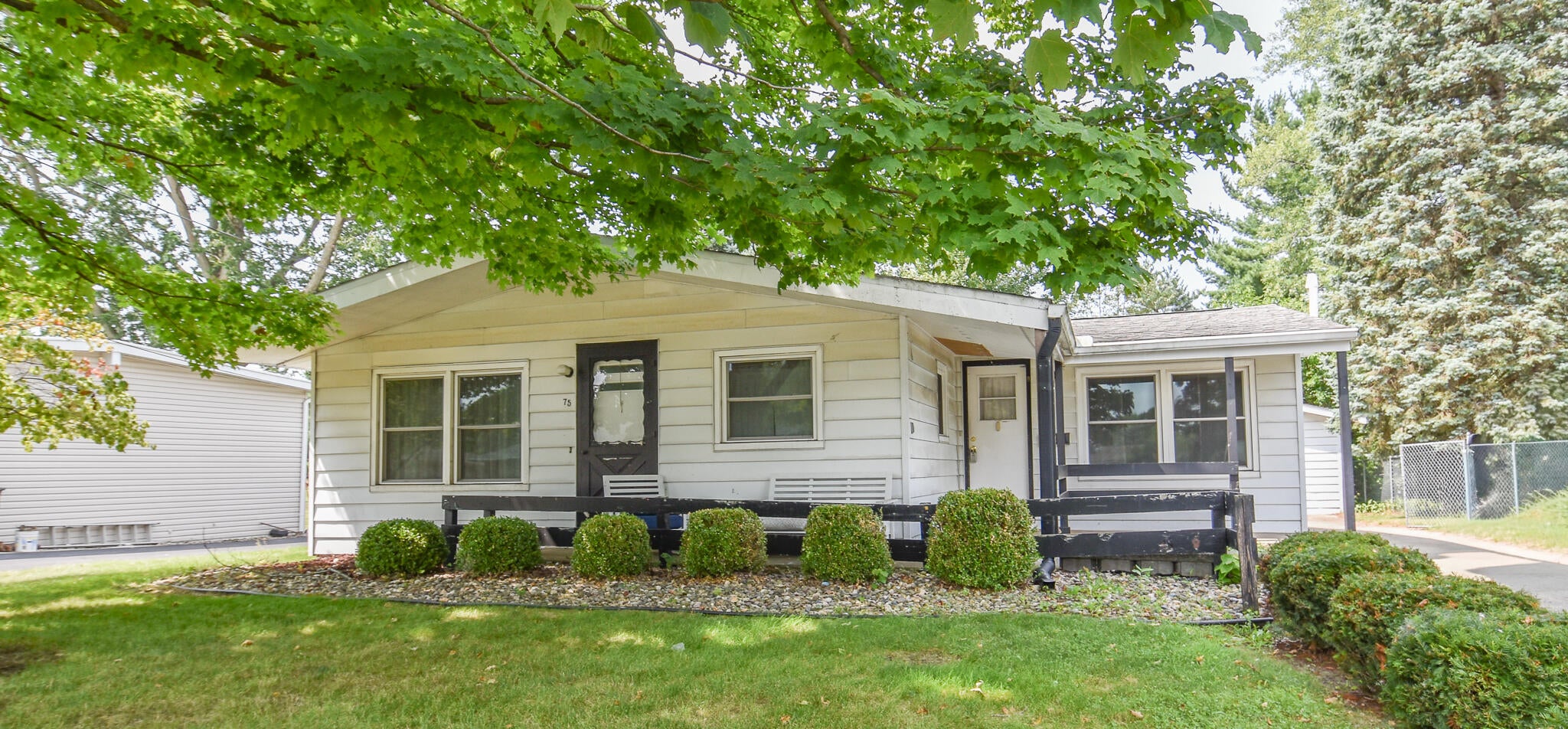 75 Edison Court — photo