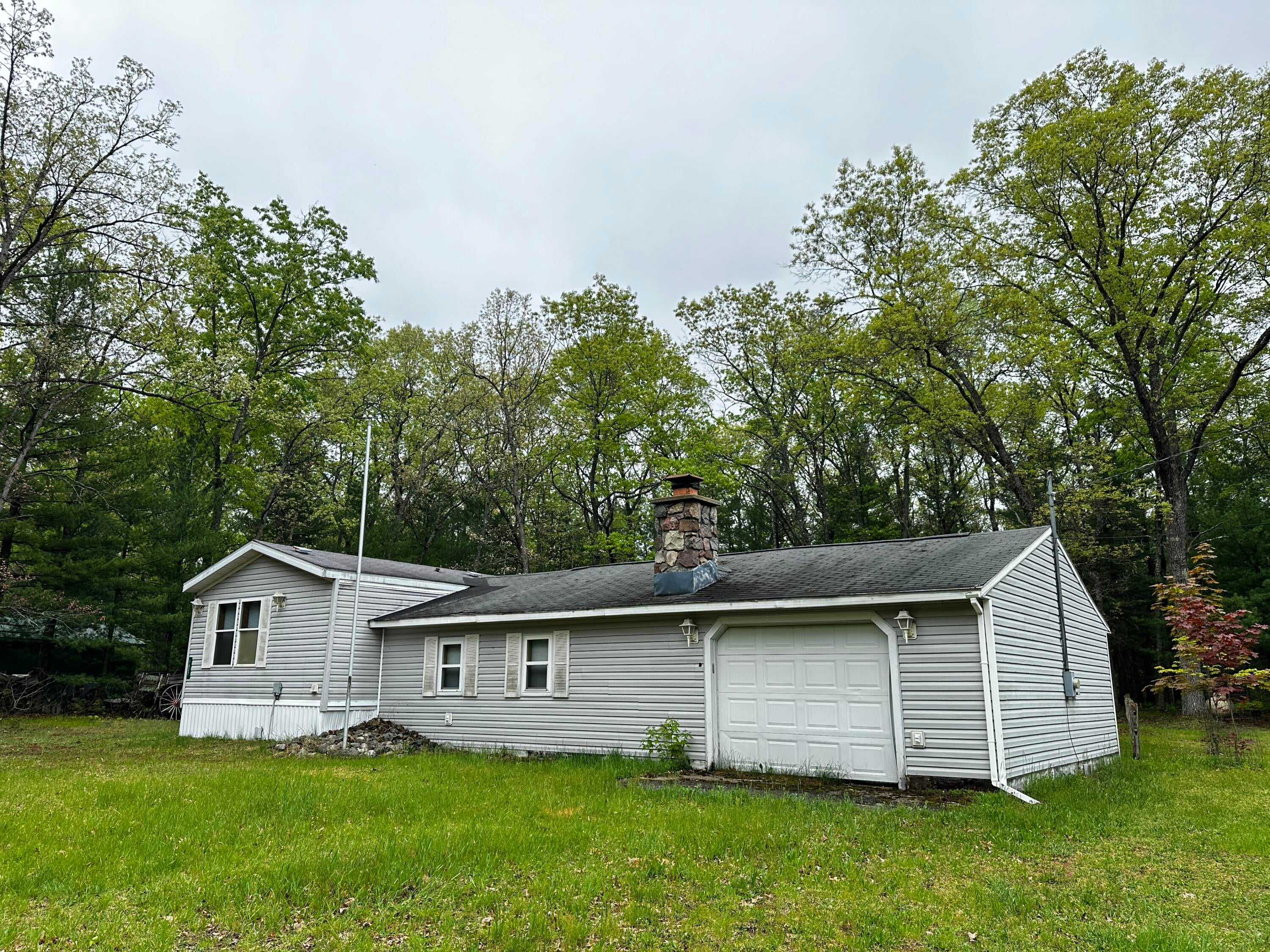 1627 W Delong Drive — photo