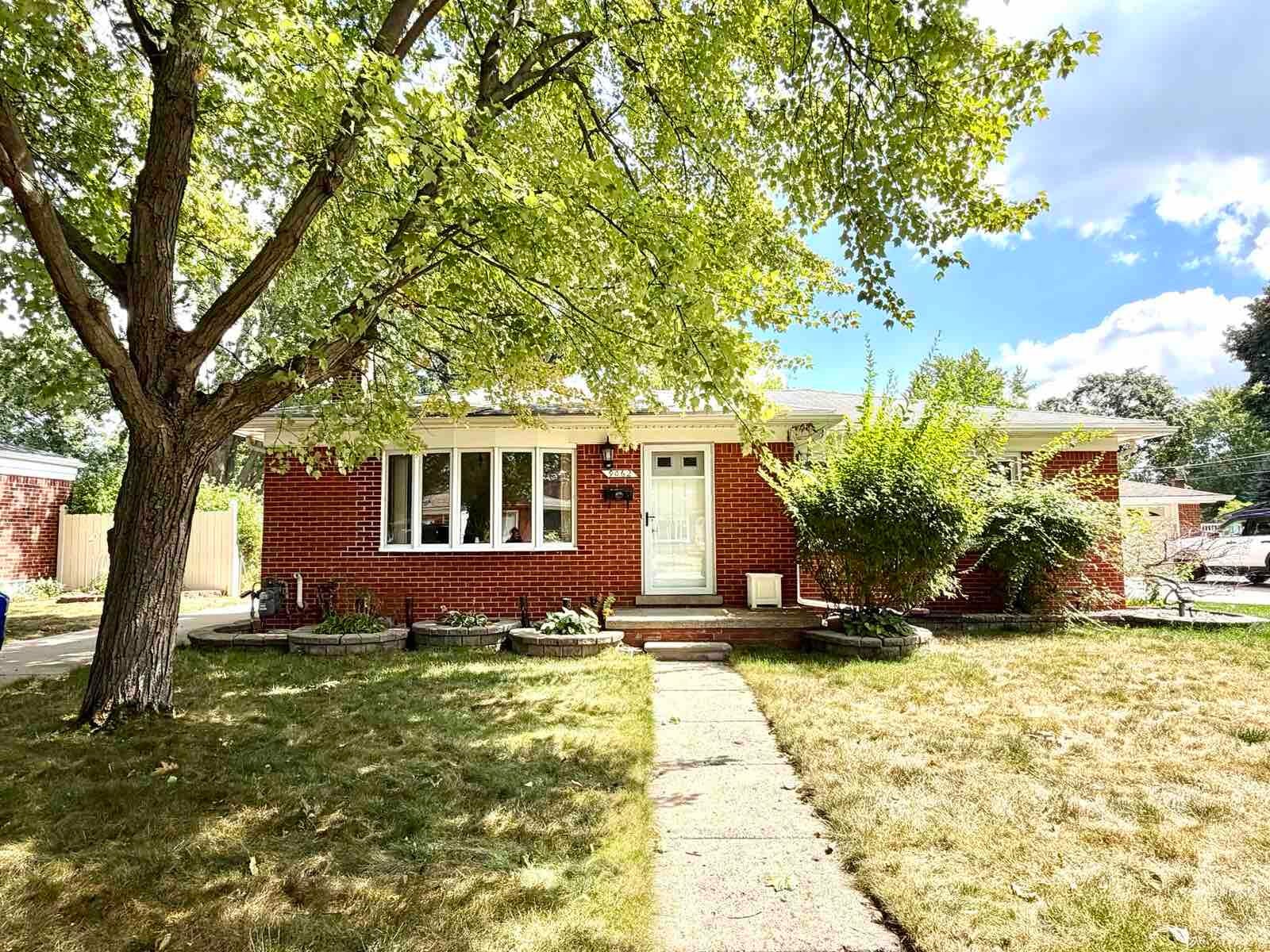 9062 Woodring Street — photo
