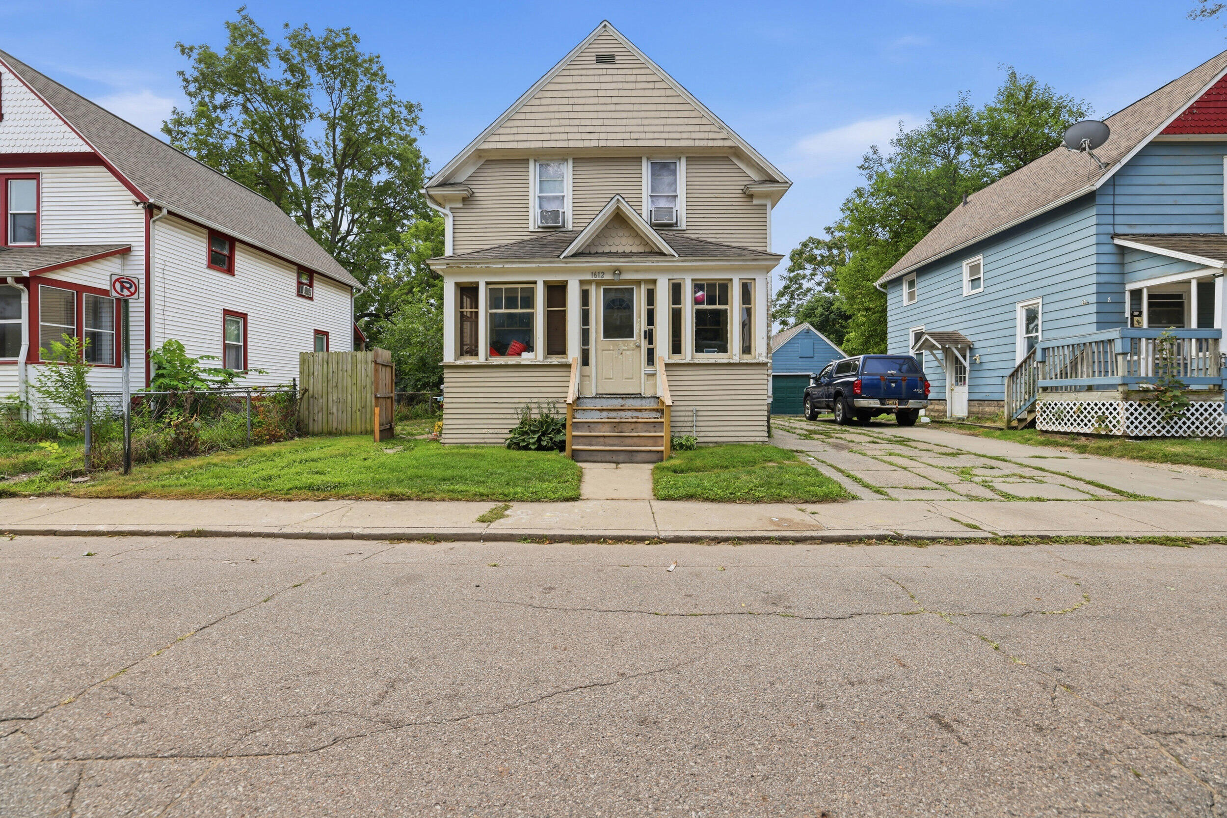 1612 Hays Park Avenue — photo
