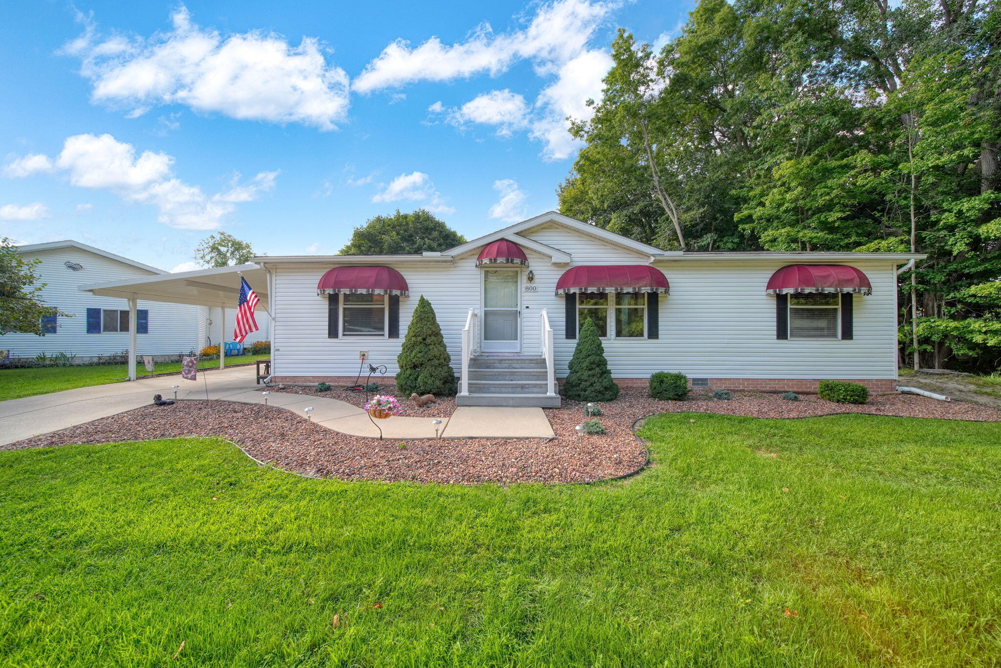 800 Missouri River Drive — photo