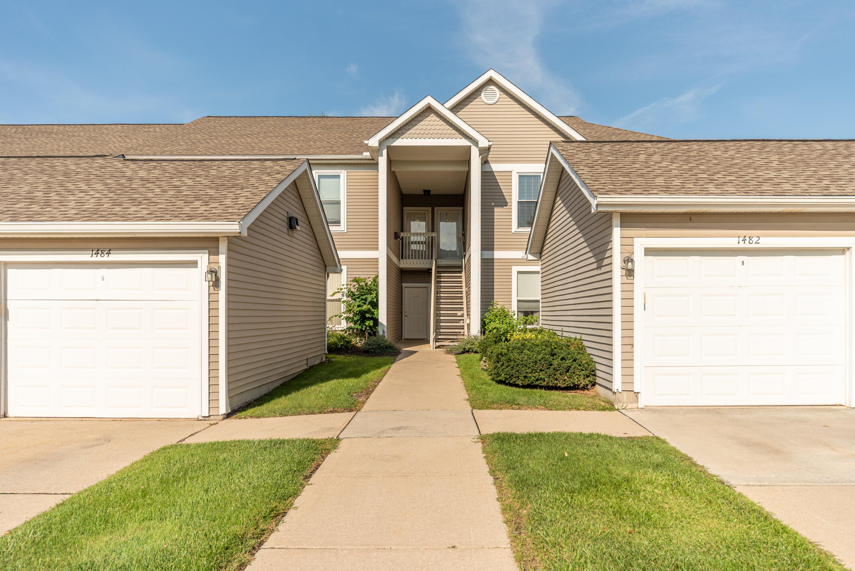 1486 Fox Pointe Circle — photo