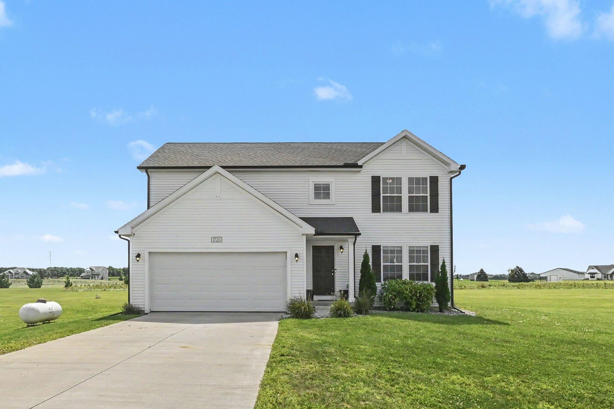 17211 Country Lane — photo