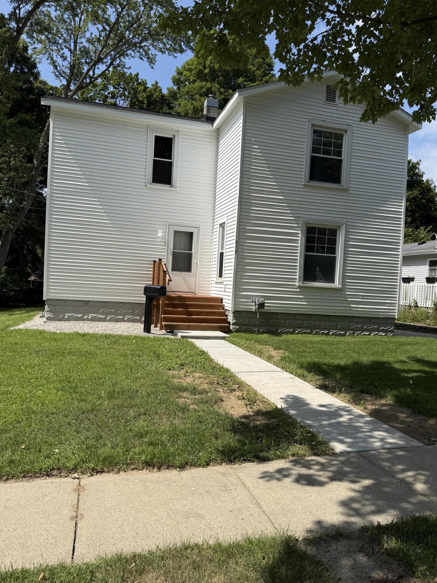 313 Morse Street — photo