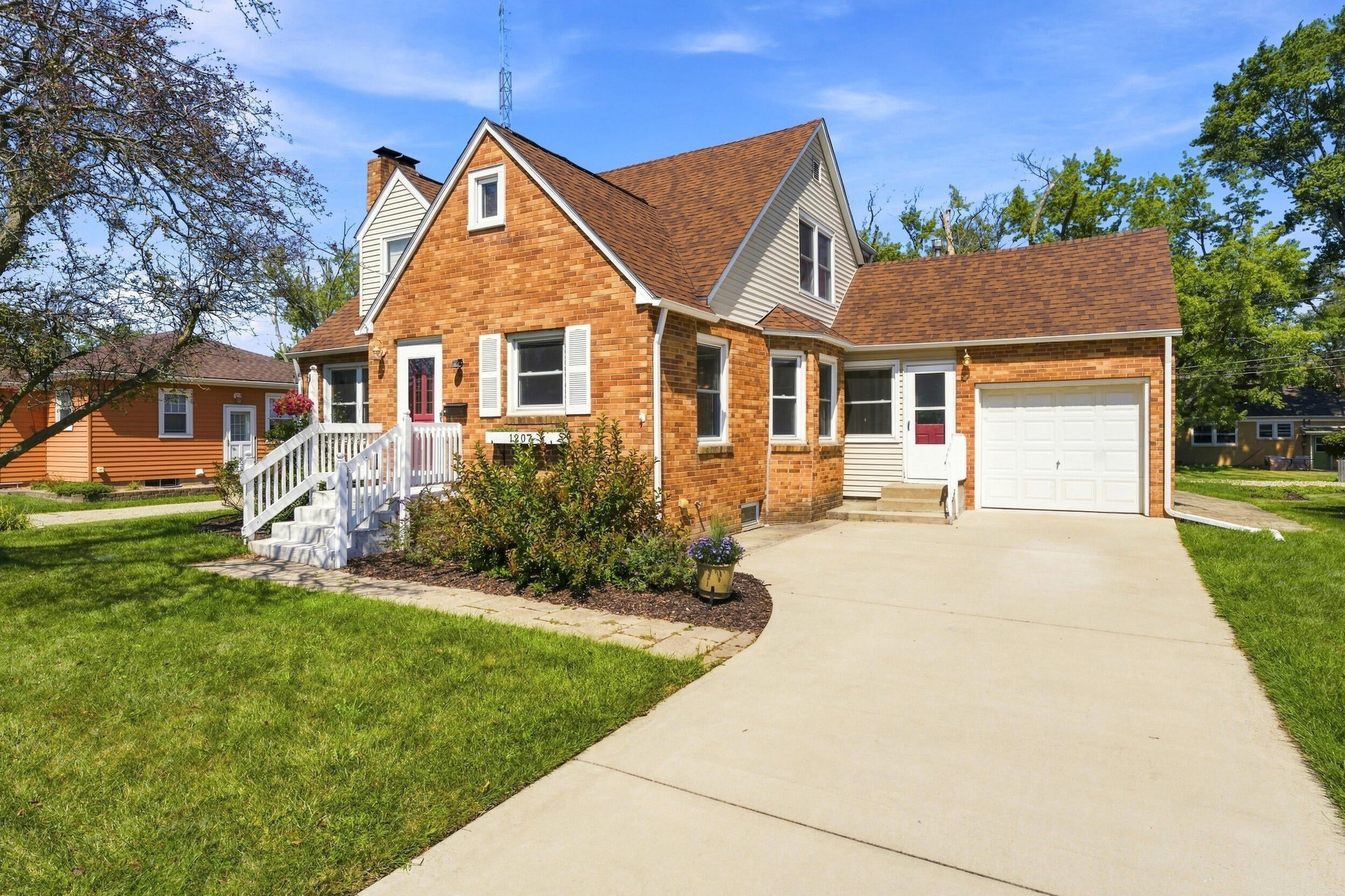 1207 Orchard Avenue — photo