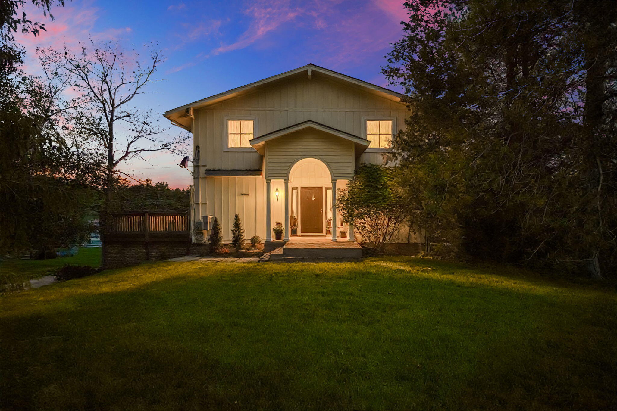 7490 Ledgewood Drive — photo