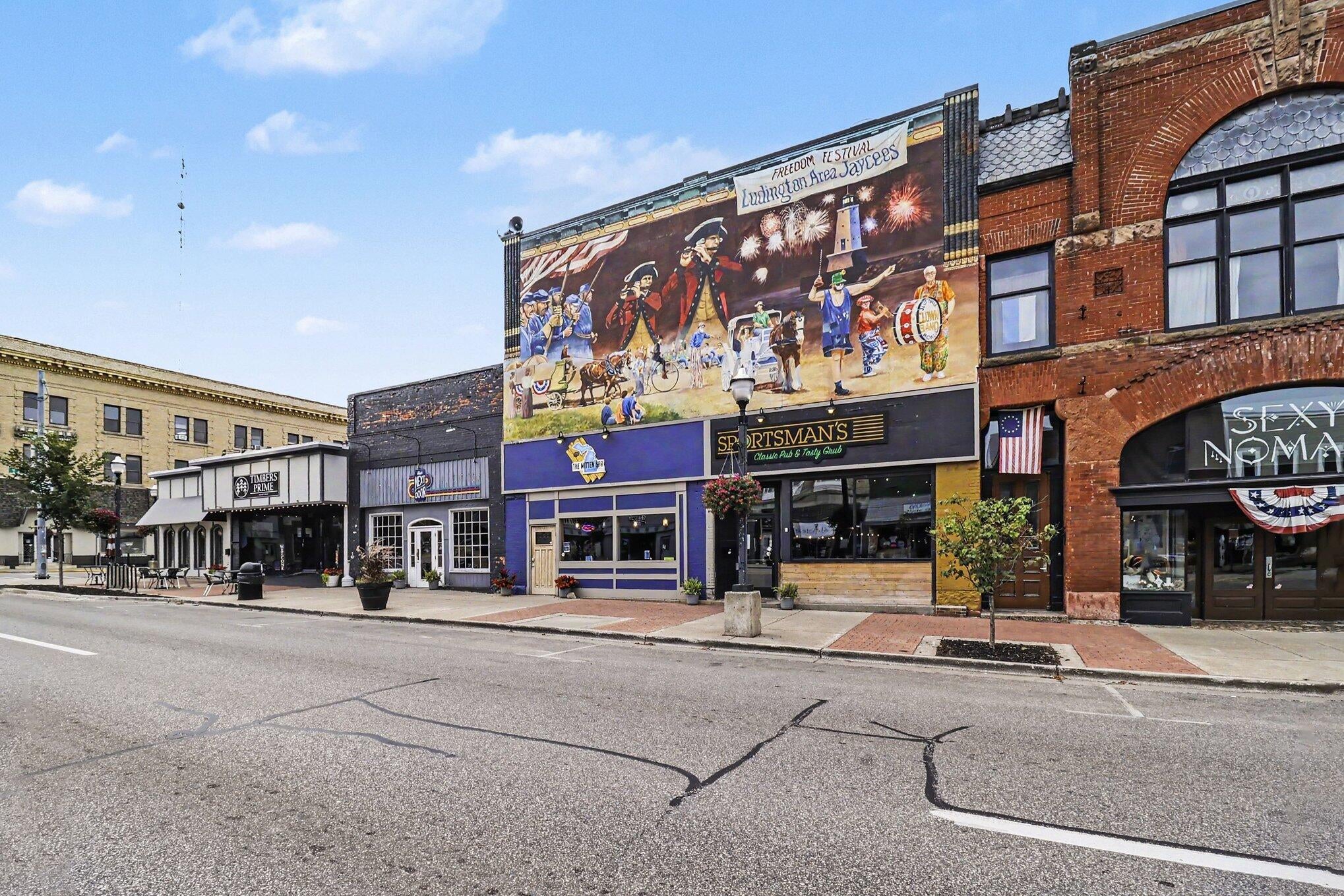 111 & 107 W Ludington Avenue — photo