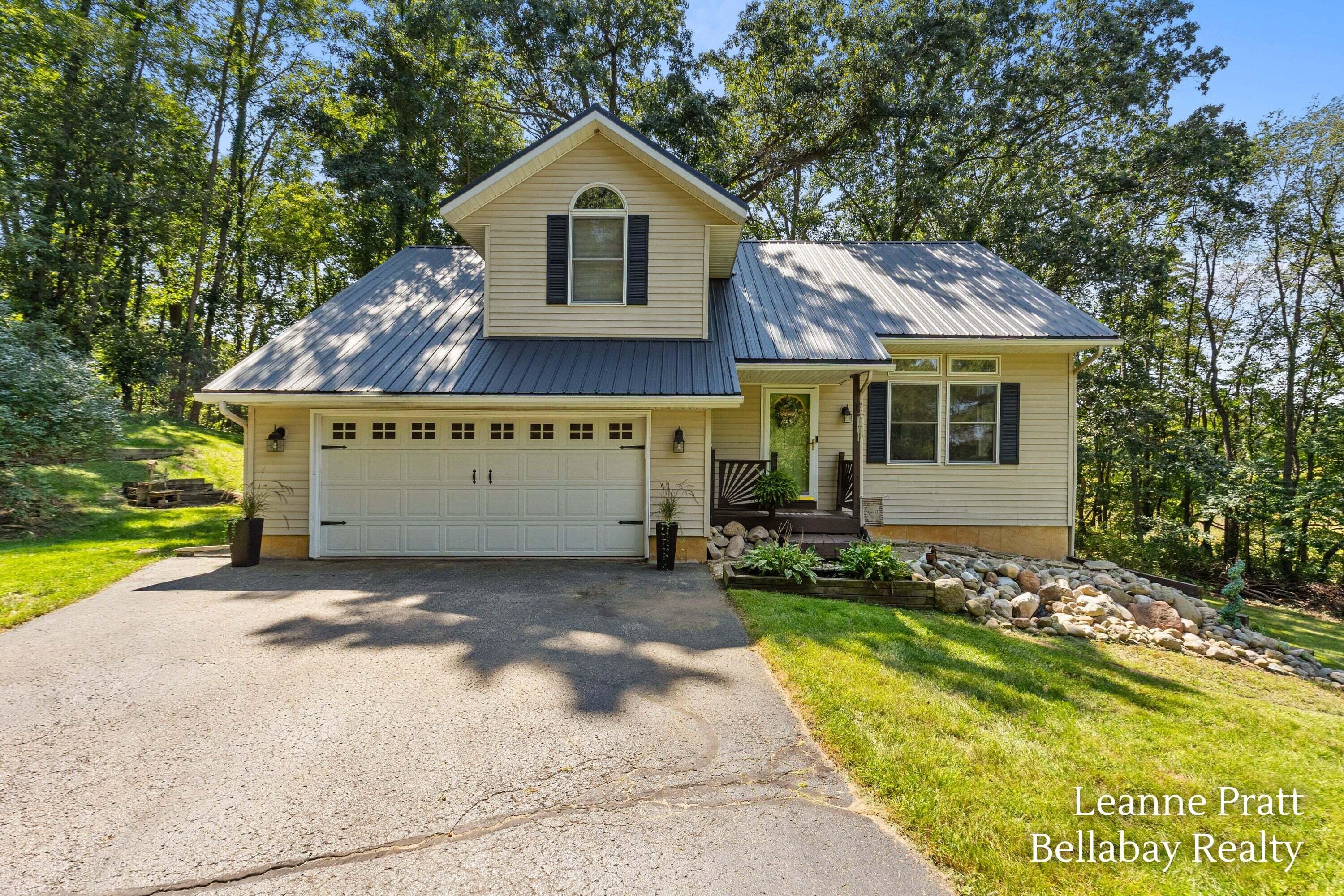 2575 Heath Road — photo