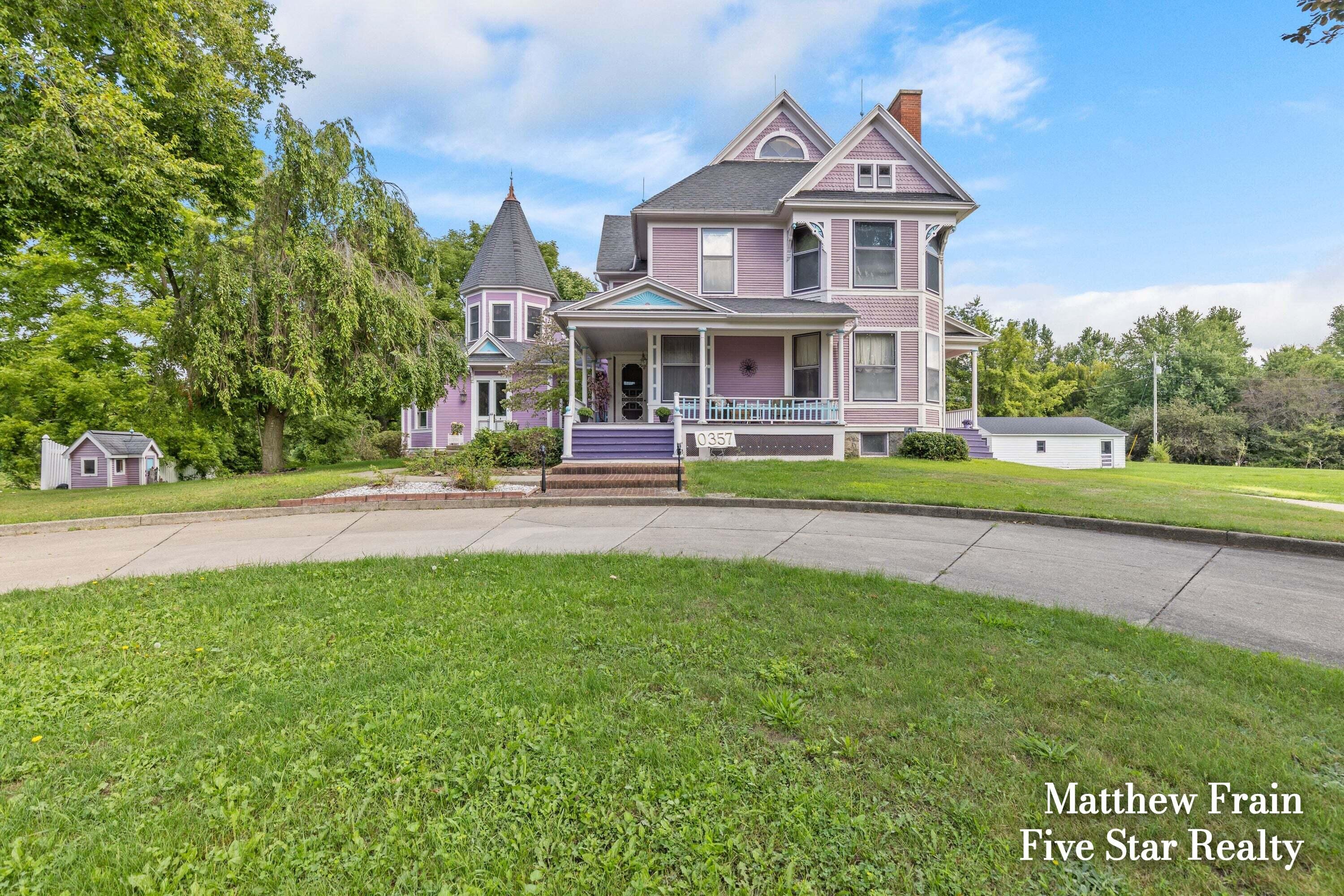 357 Leonard Street NW — photo