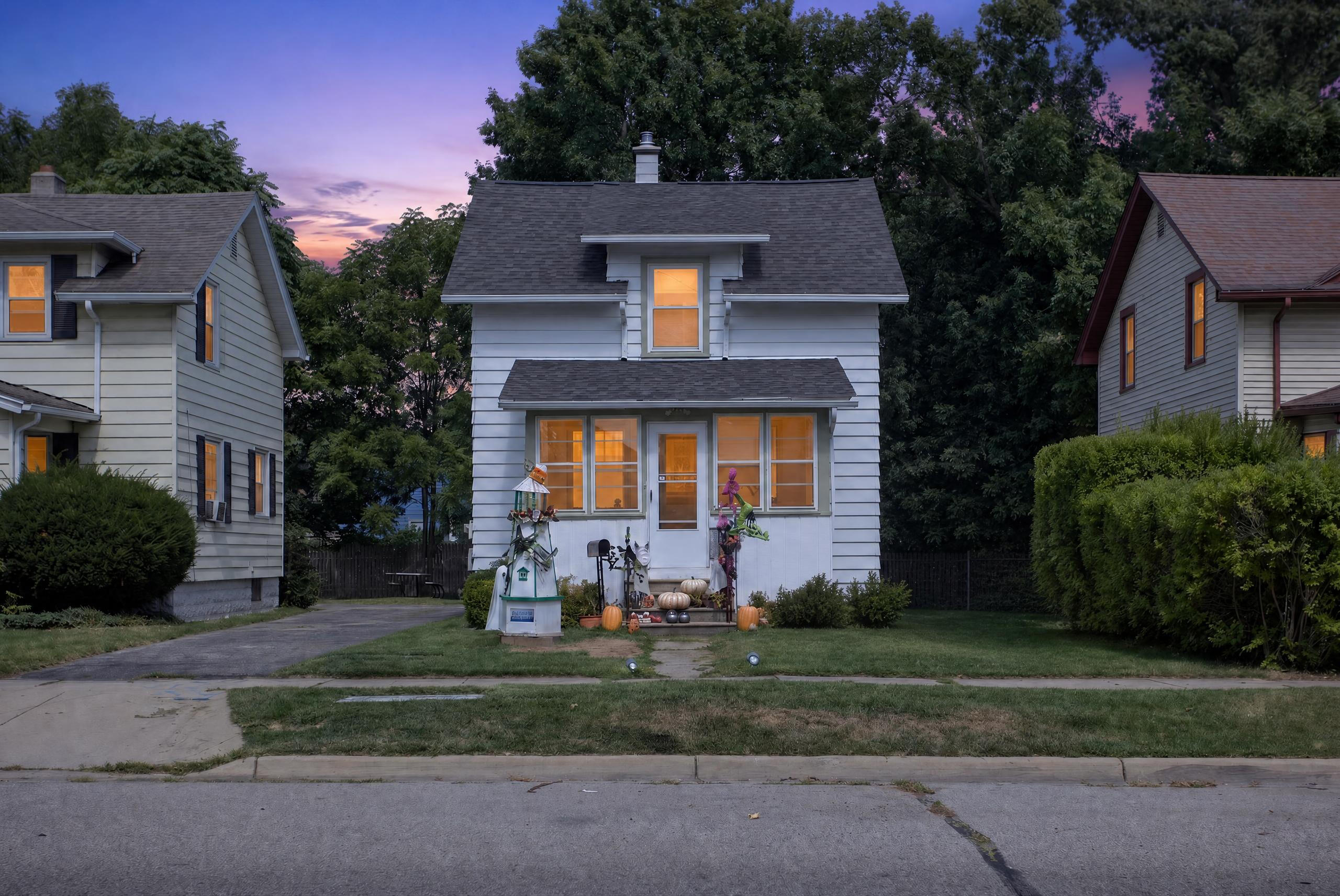 1324 E North Street — photo