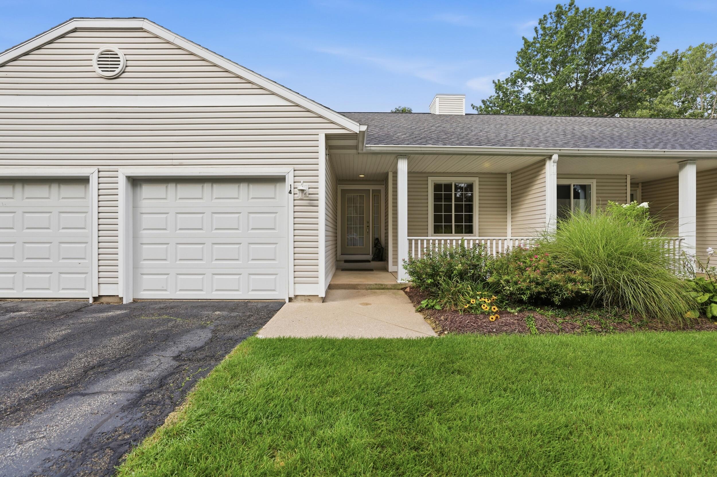 14 W Scotts Drive — photo